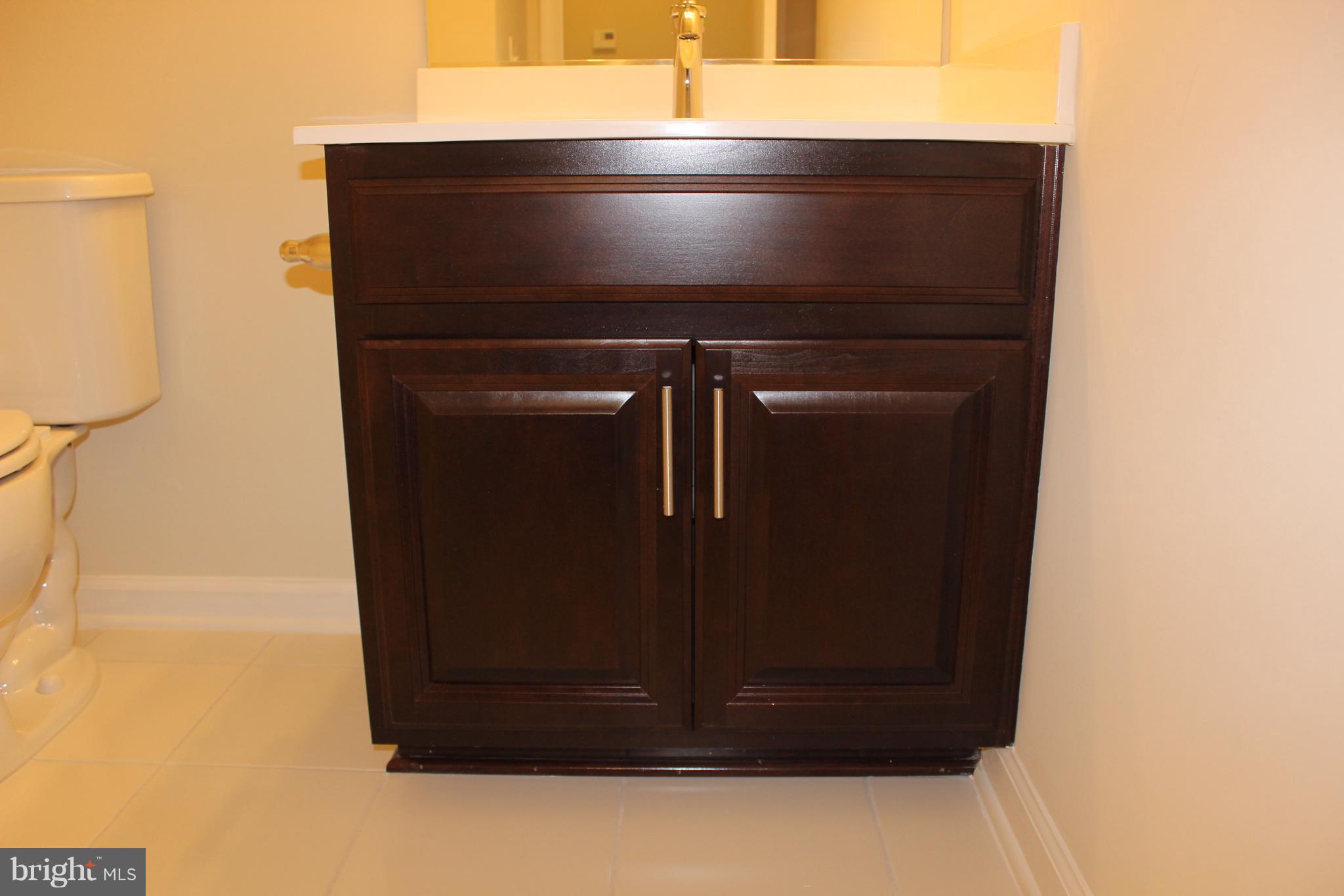 CHERRY HILL CROSSING CONDOMINIUM - Residential Lease