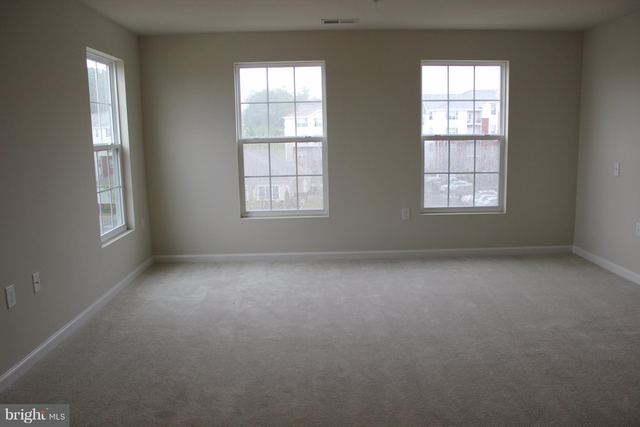 CHERRY HILL CROSSING CONDOMINIUM - Residential Lease