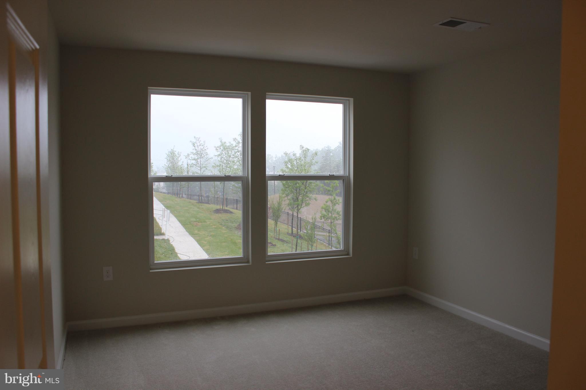 CHERRY HILL CROSSING CONDOMINIUM - Residential Lease