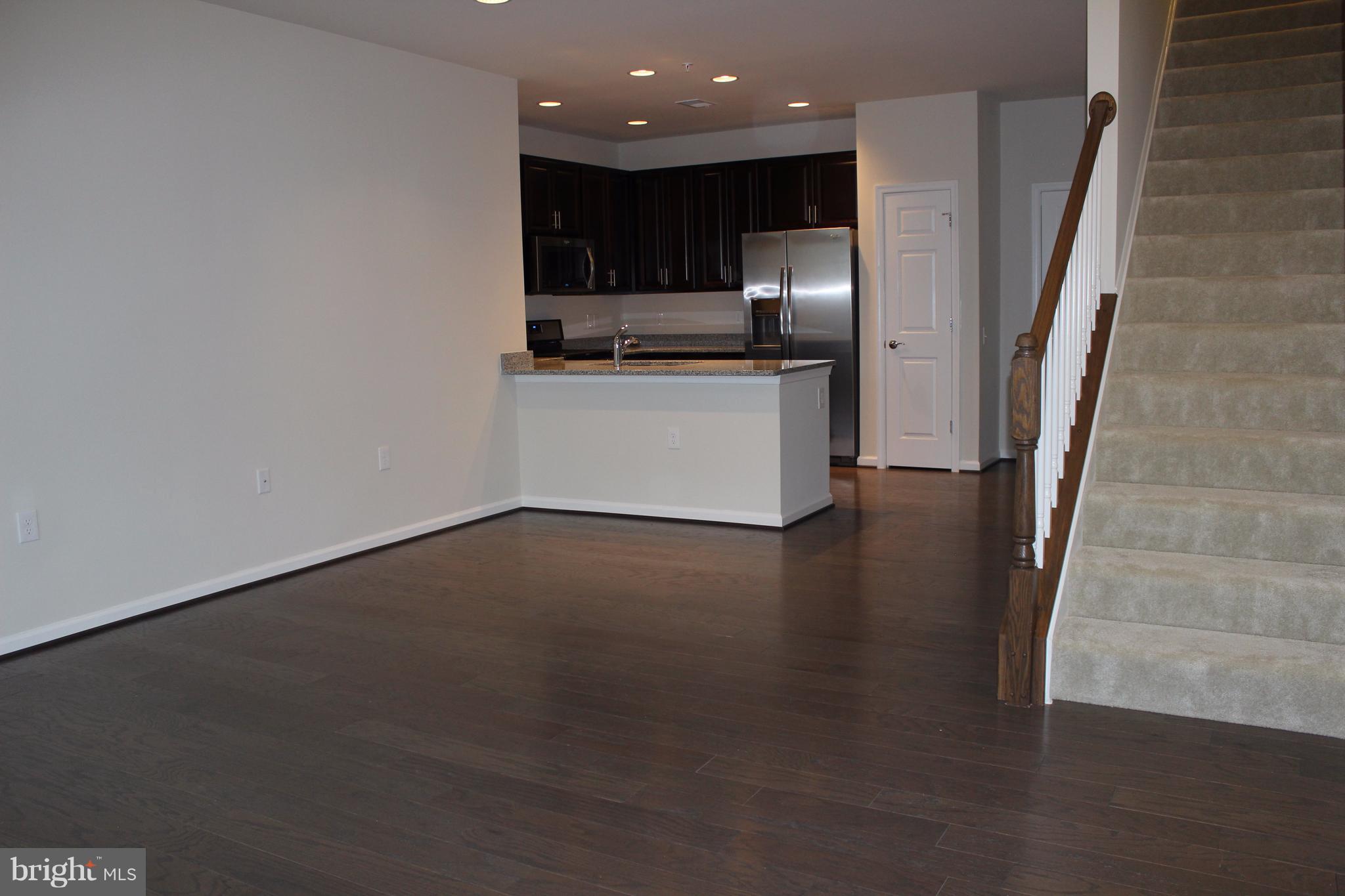 CHERRY HILL CROSSING CONDOMINIUM - Residential Lease