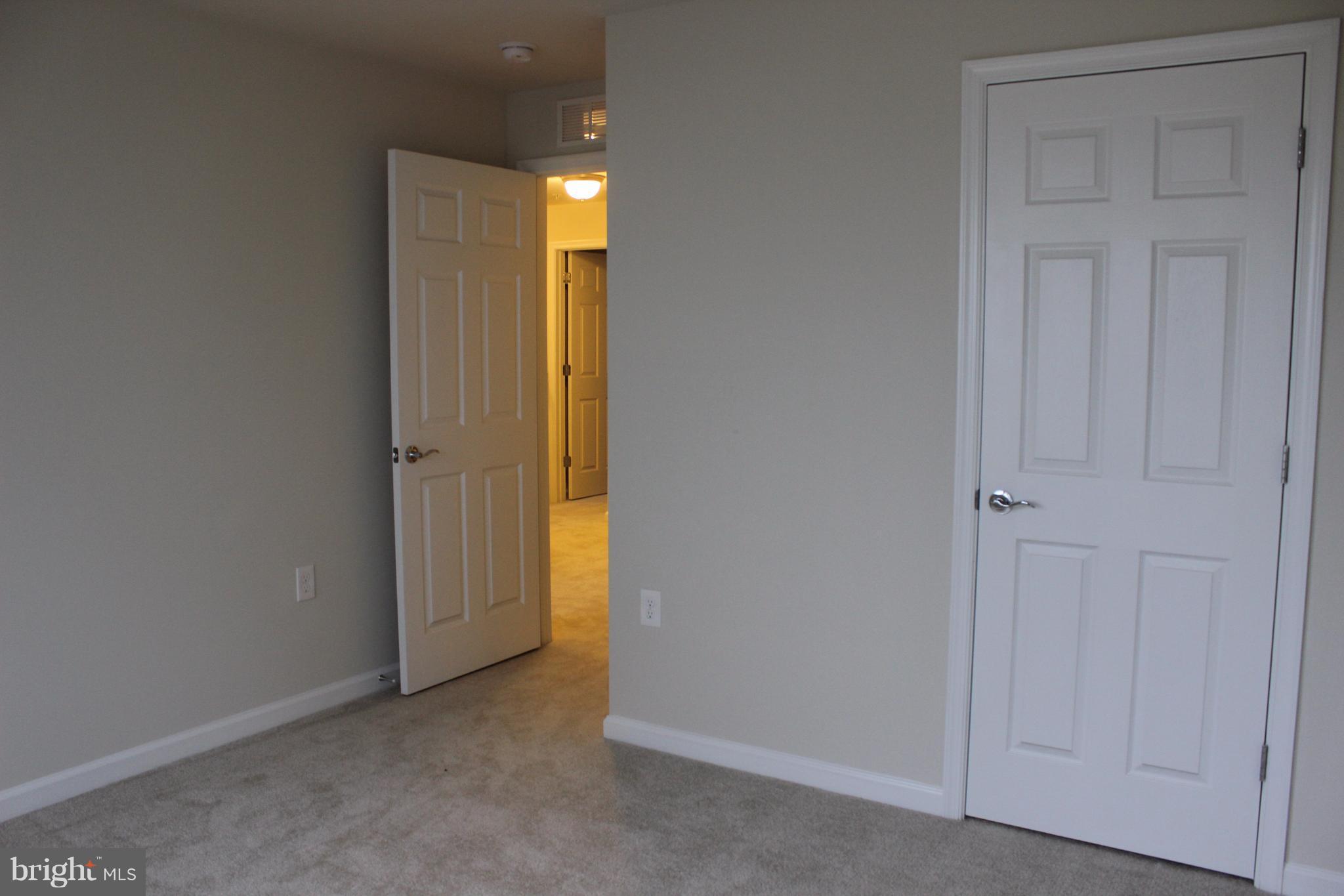 CHERRY HILL CROSSING CONDOMINIUM - Residential Lease