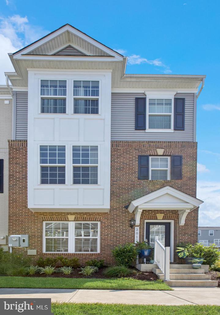 METRO POINTE - Residential