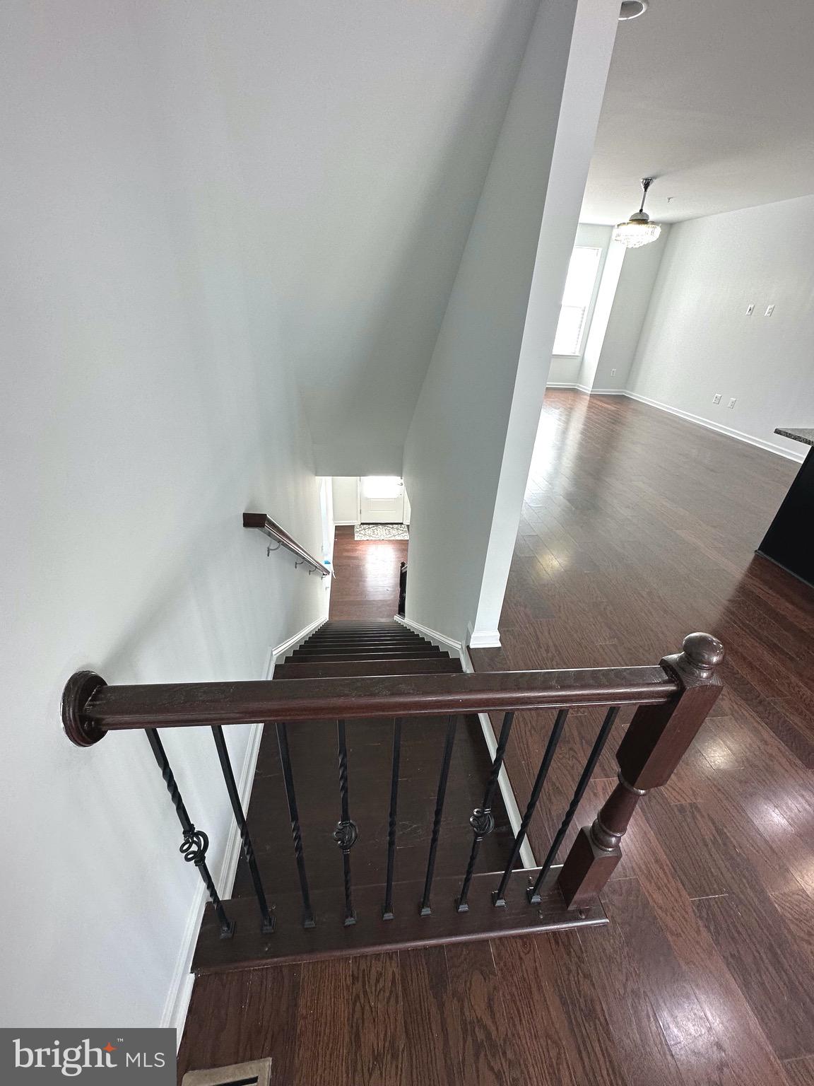 METRO POINTE - Residential