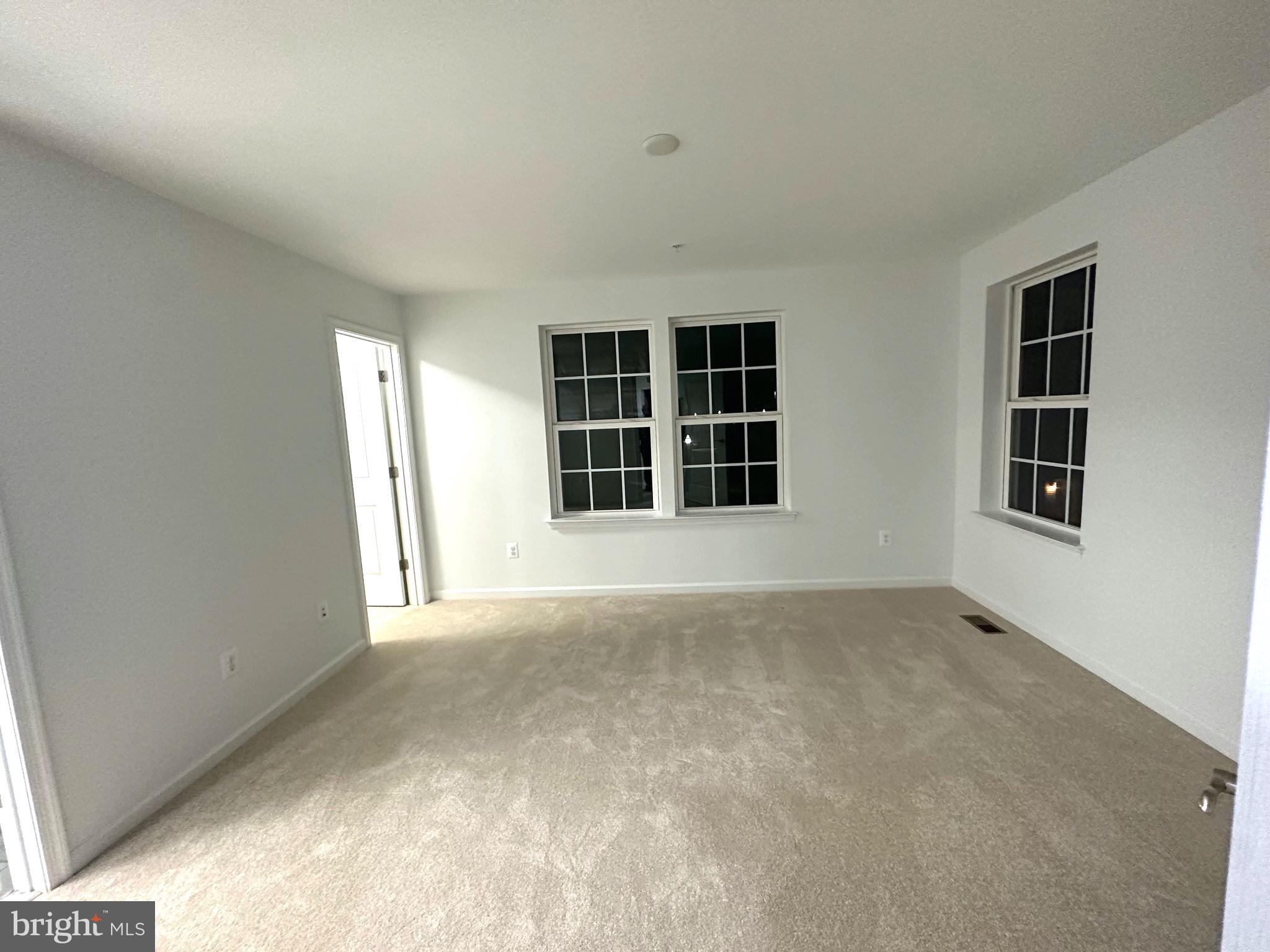 METRO POINTE - Residential