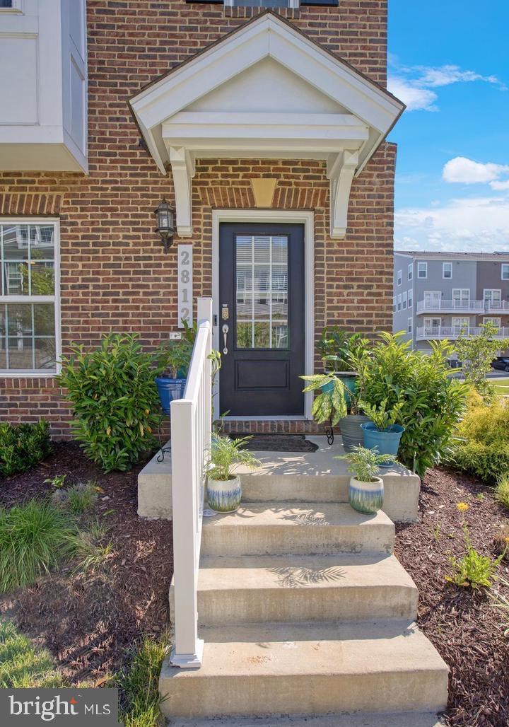 METRO POINTE - Residential