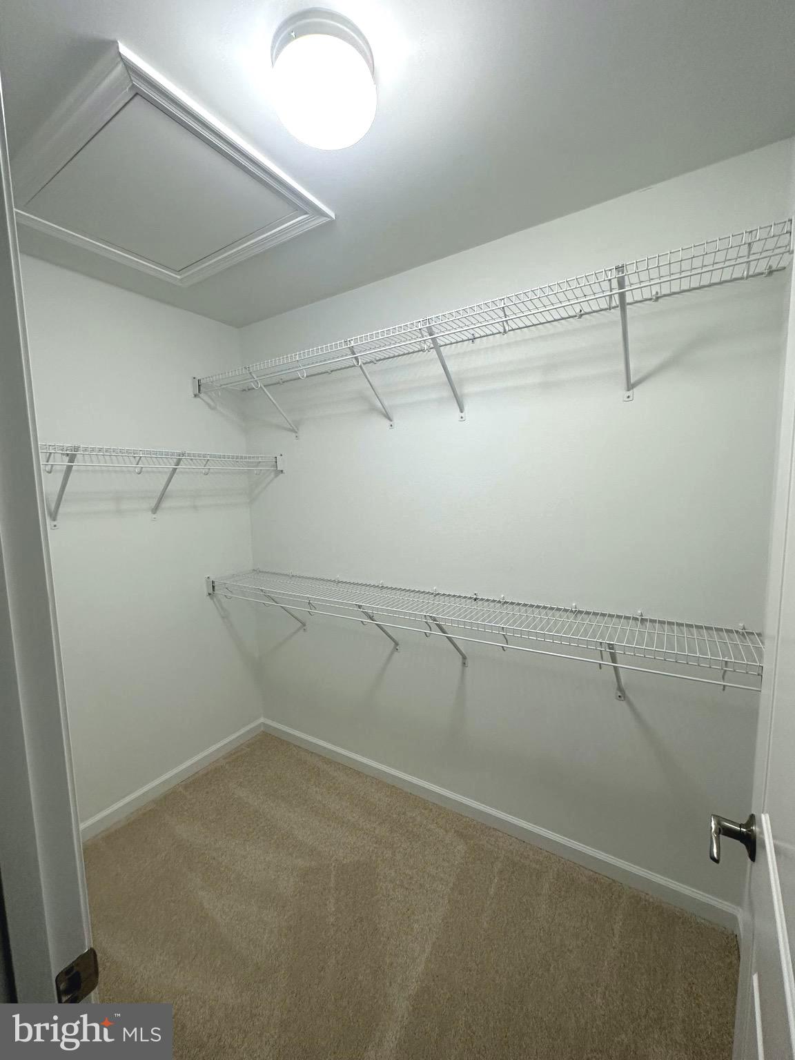 METRO POINTE - Residential