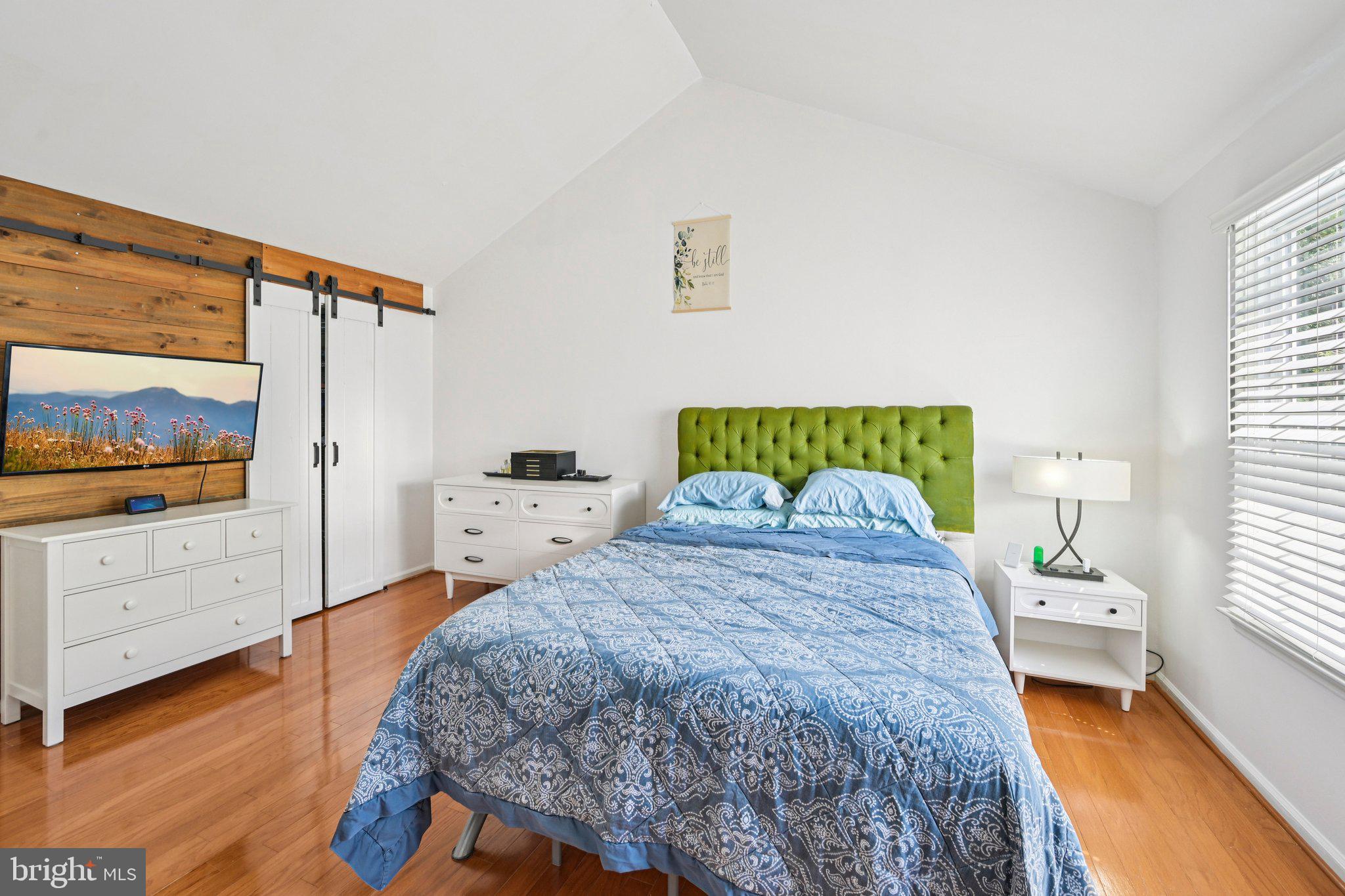 VICTORIA CROSSING - Residential