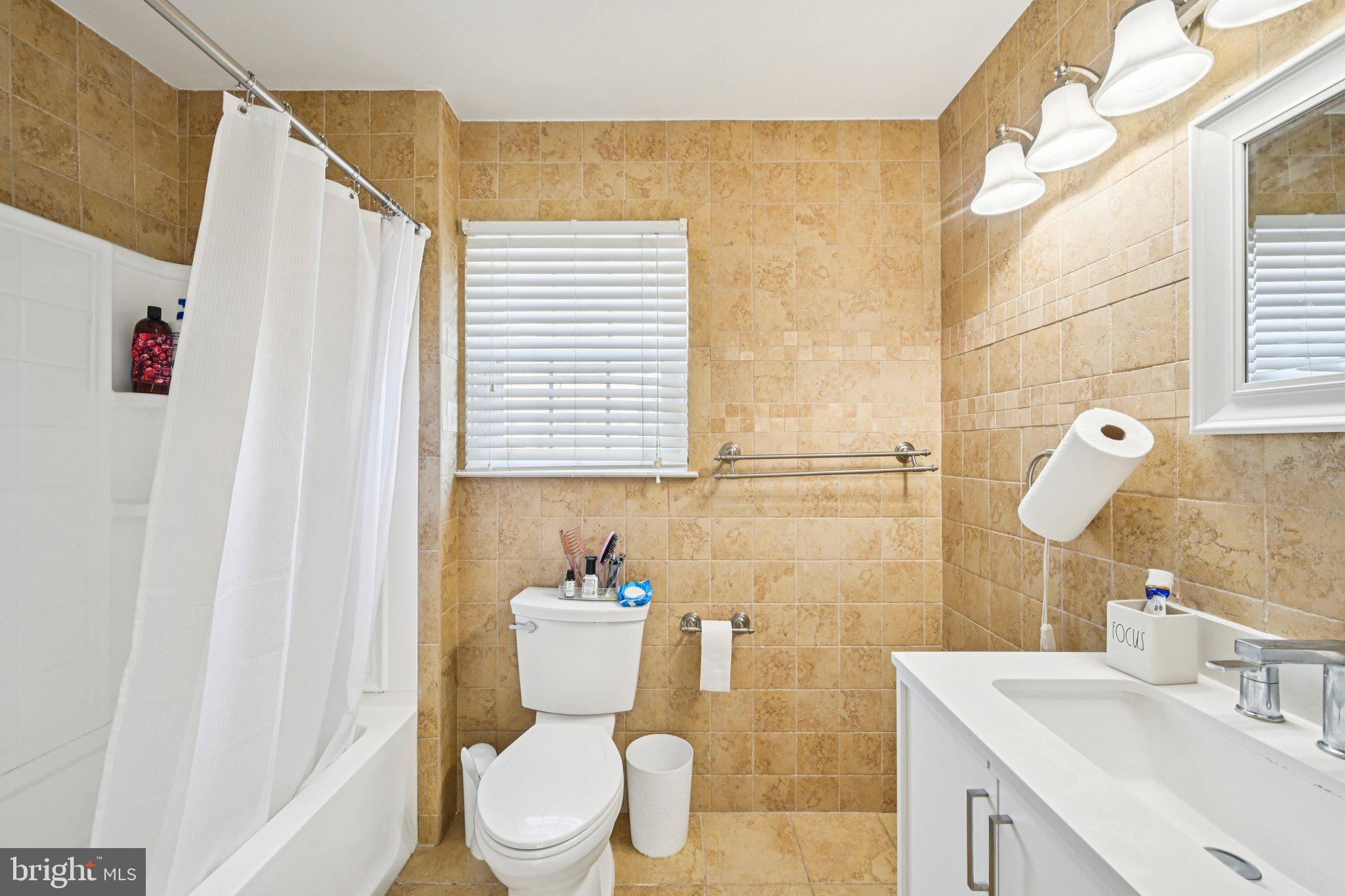 VICTORIA CROSSING - Residential