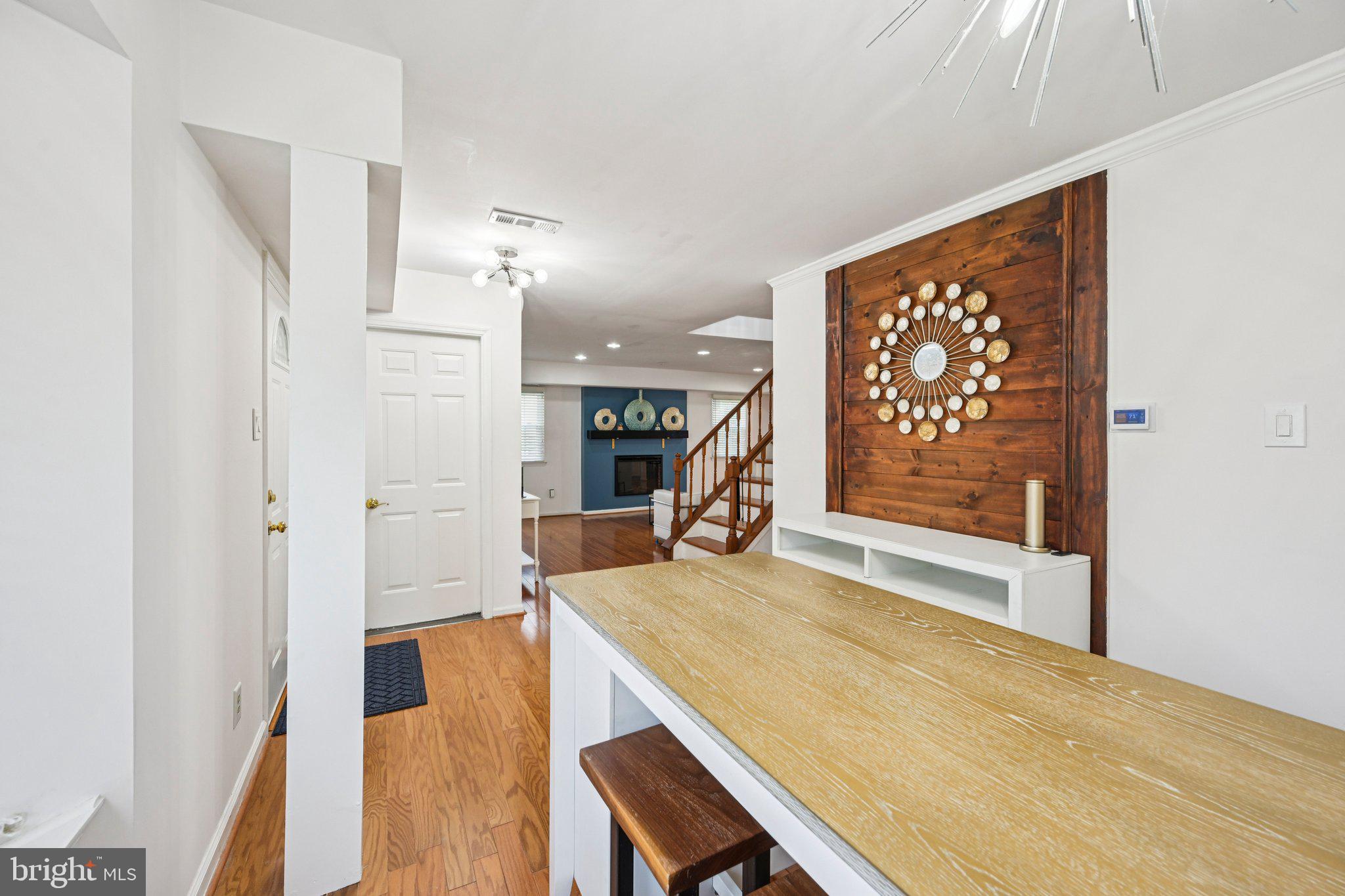 VICTORIA CROSSING - Residential