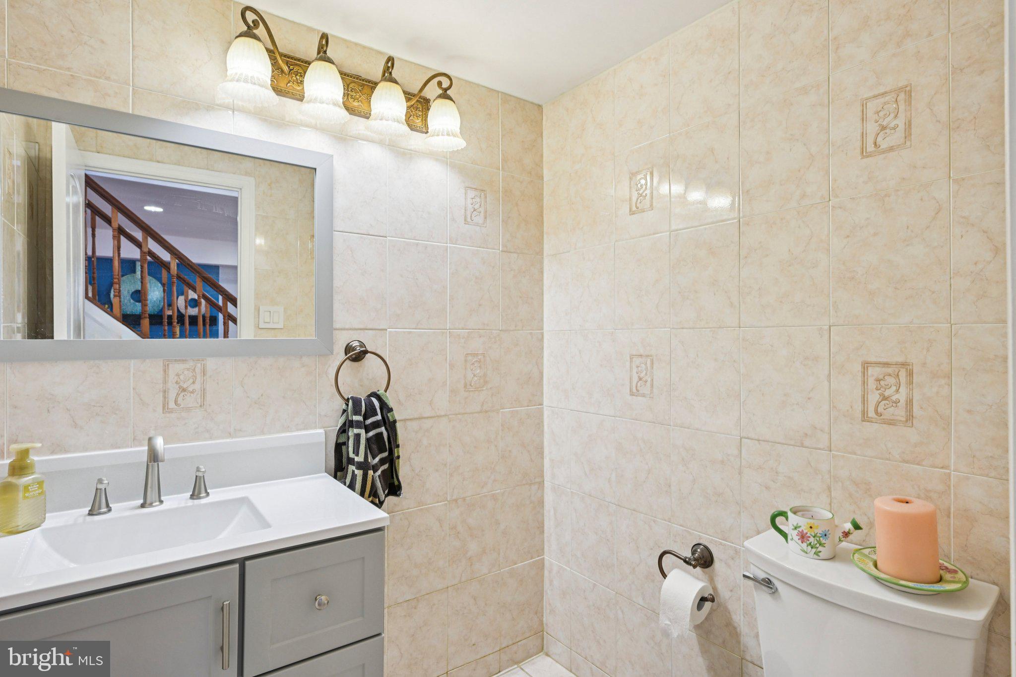 VICTORIA CROSSING - Residential