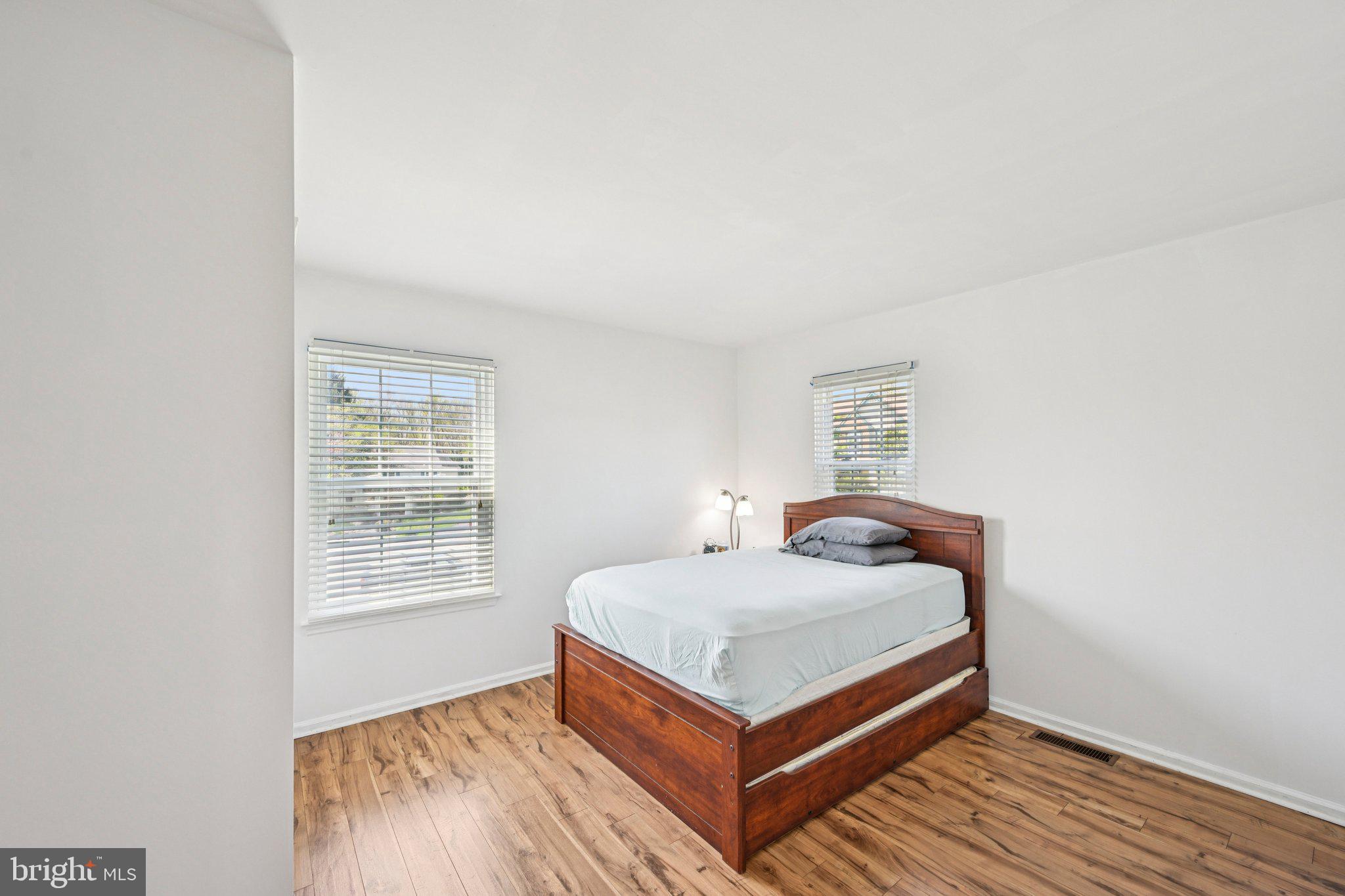 VICTORIA CROSSING - Residential