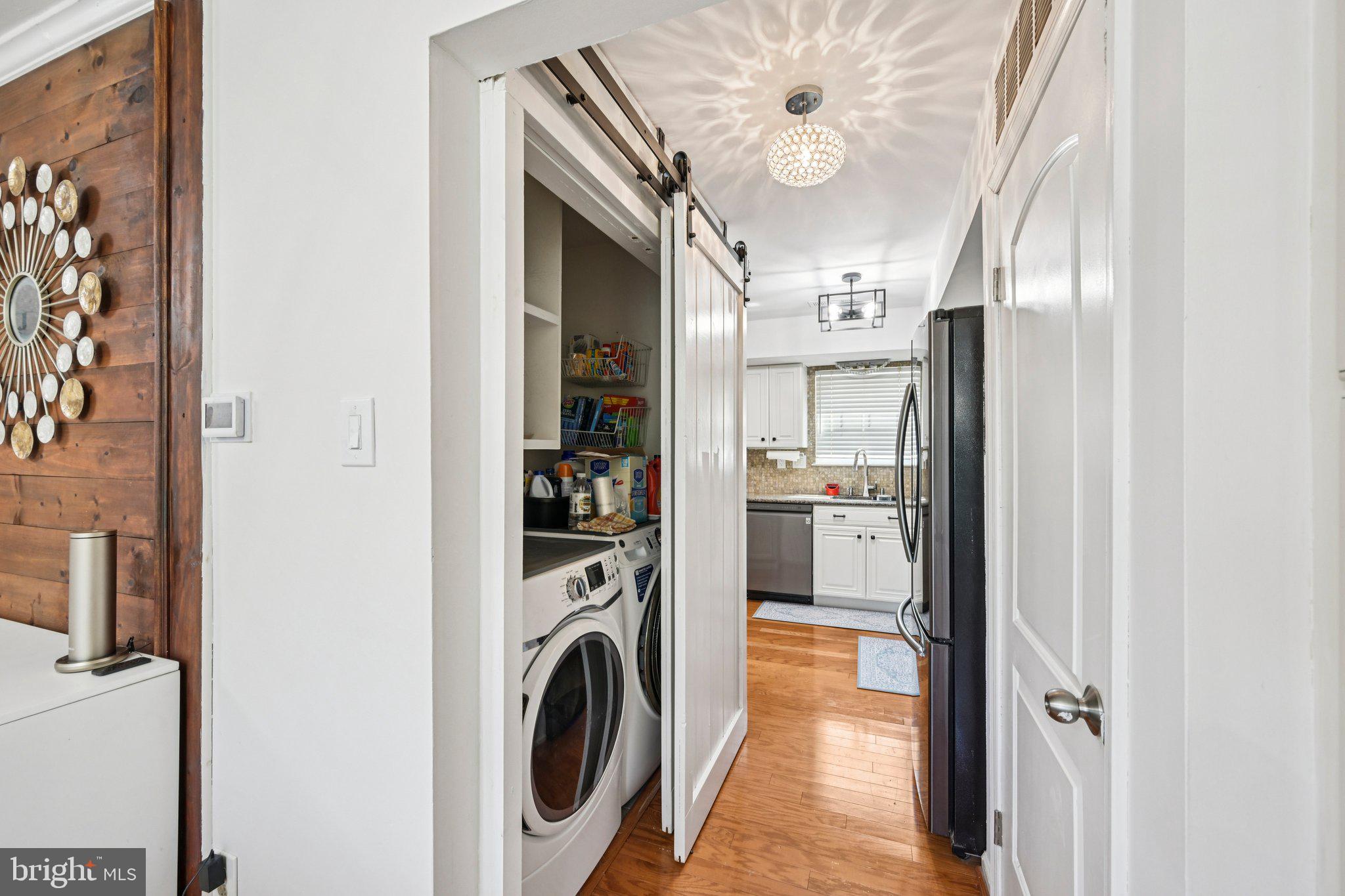 VICTORIA CROSSING - Residential