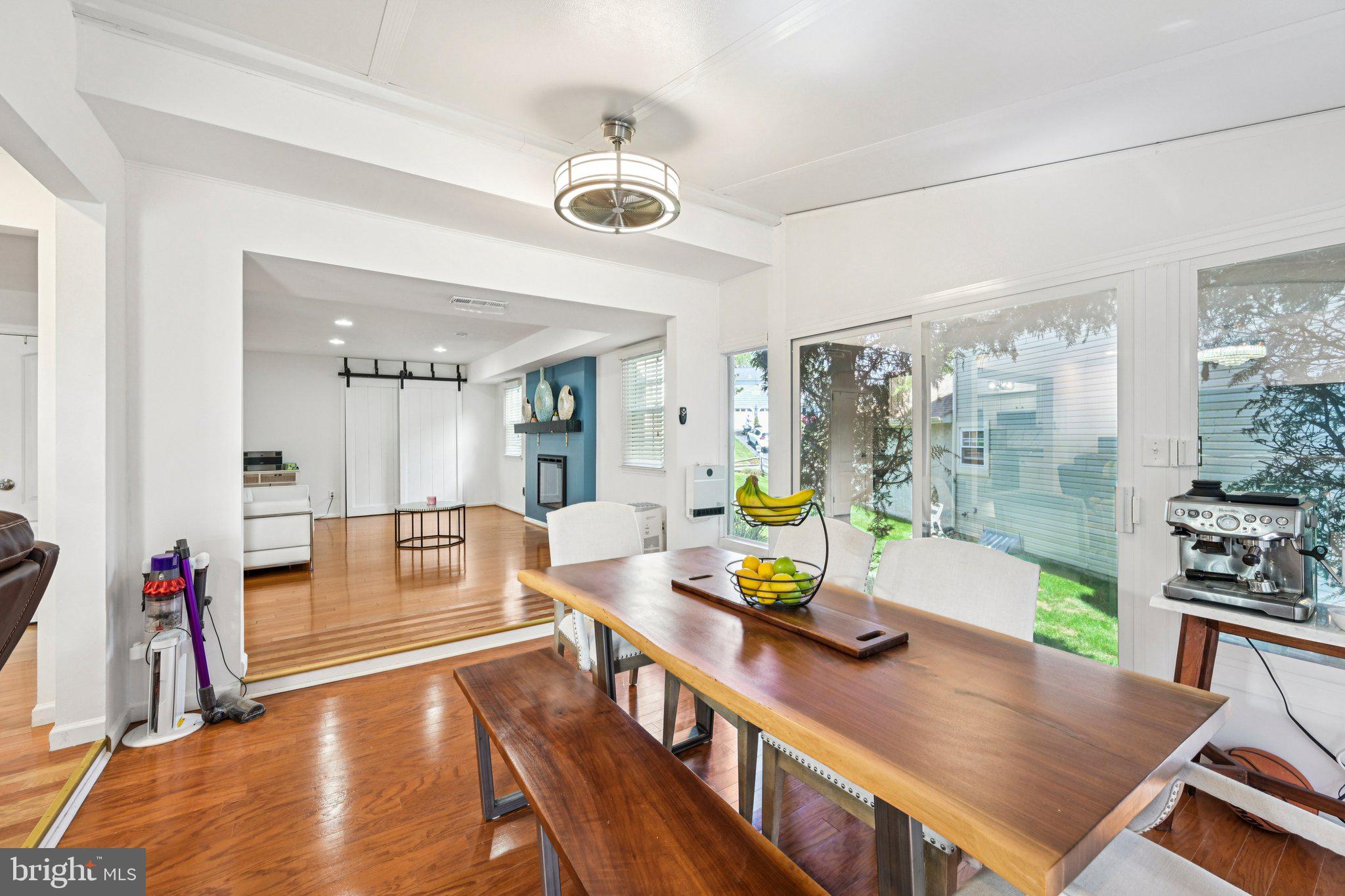 VICTORIA CROSSING - Residential