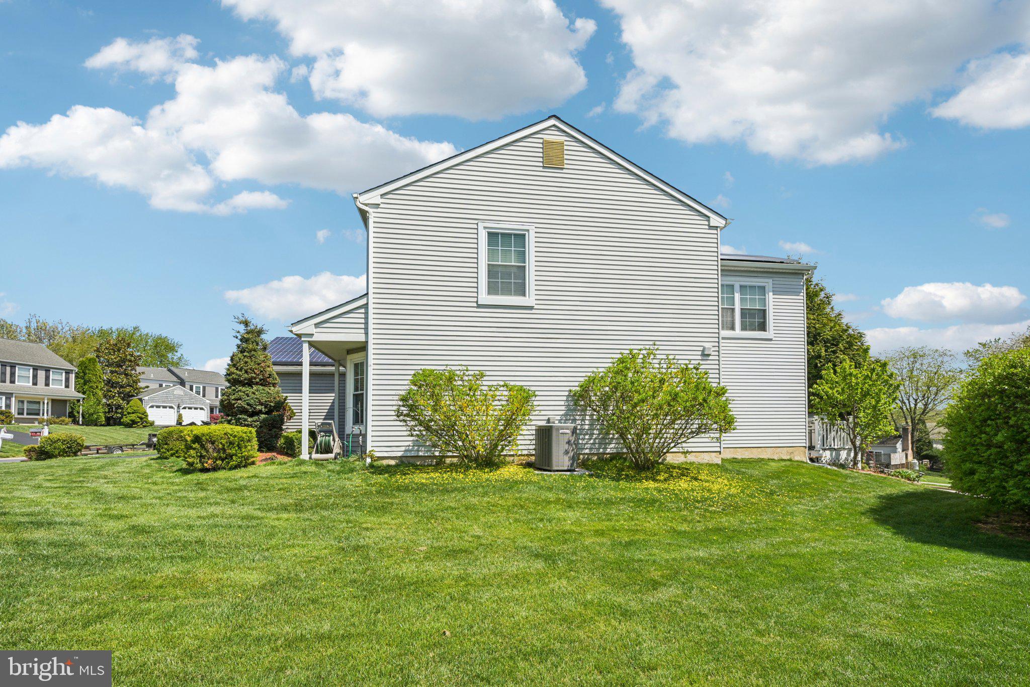 VICTORIA CROSSING - Residential