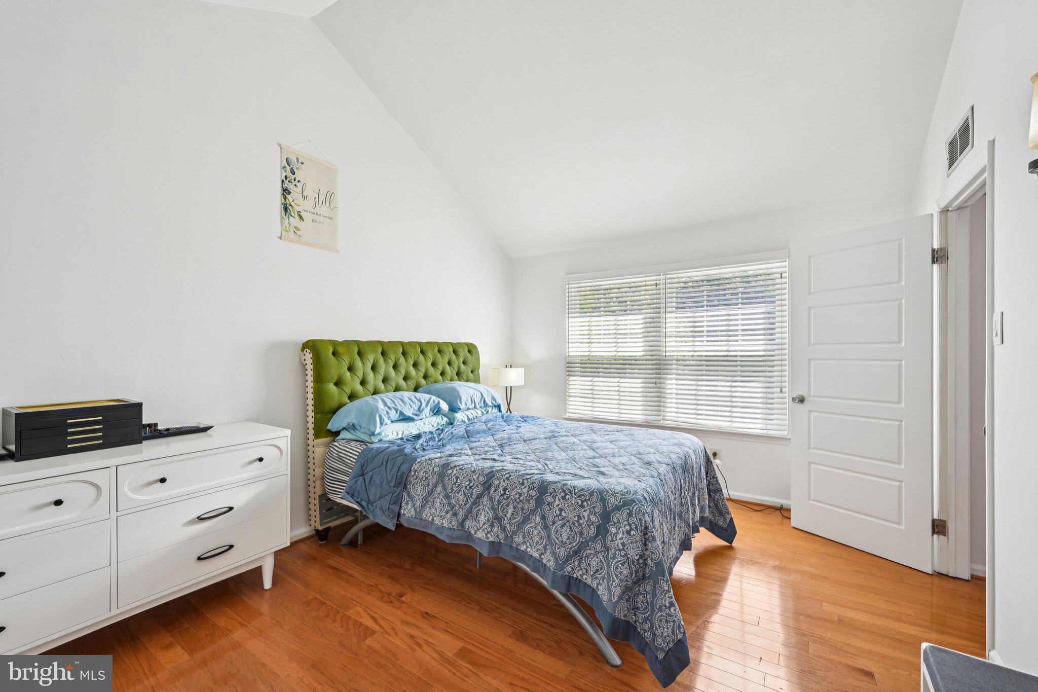 VICTORIA CROSSING - Residential