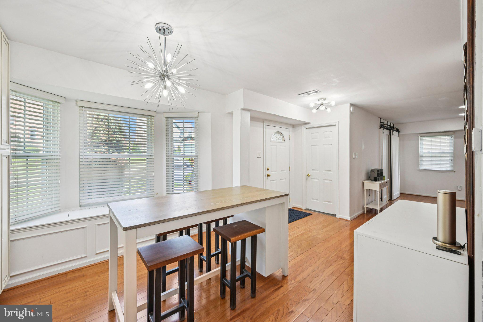 VICTORIA CROSSING - Residential