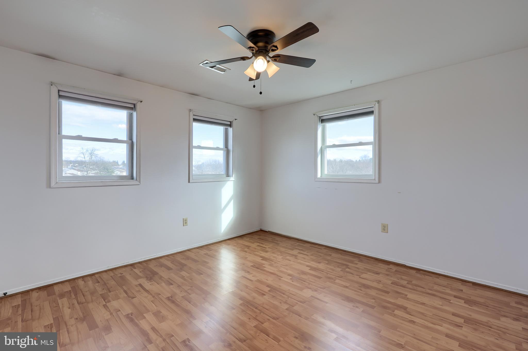 VILLAGE OF VALLEY GREEN - Residential