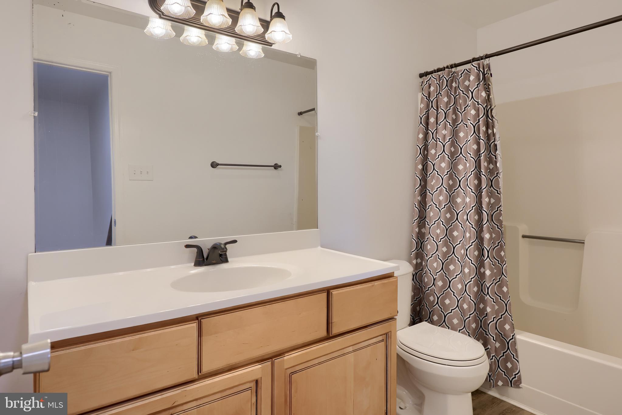 VILLAGE OF VALLEY GREEN - Residential