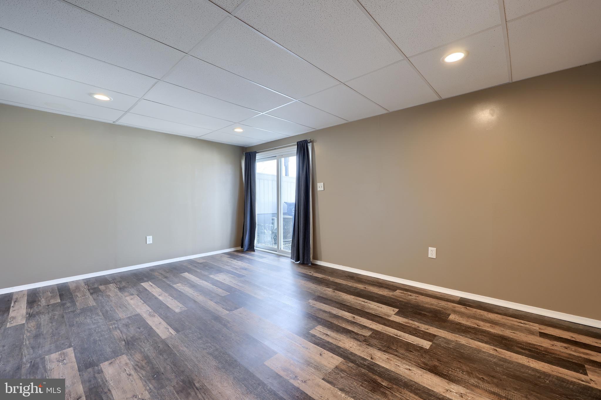 VILLAGE OF VALLEY GREEN - Residential