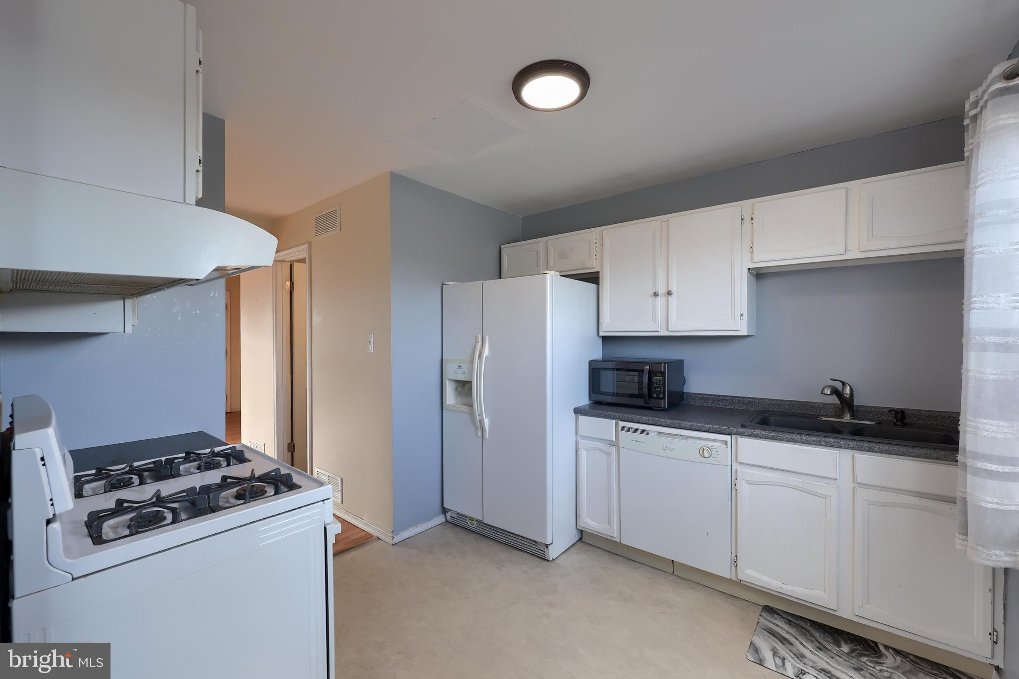 VILLAGE OF VALLEY GREEN - Residential