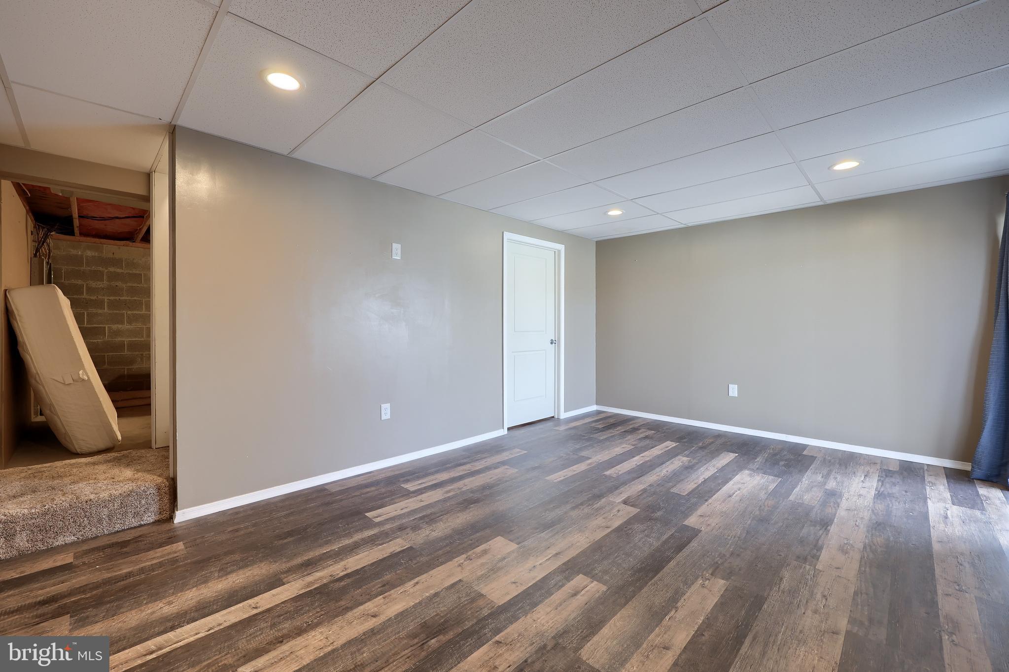 VILLAGE OF VALLEY GREEN - Residential