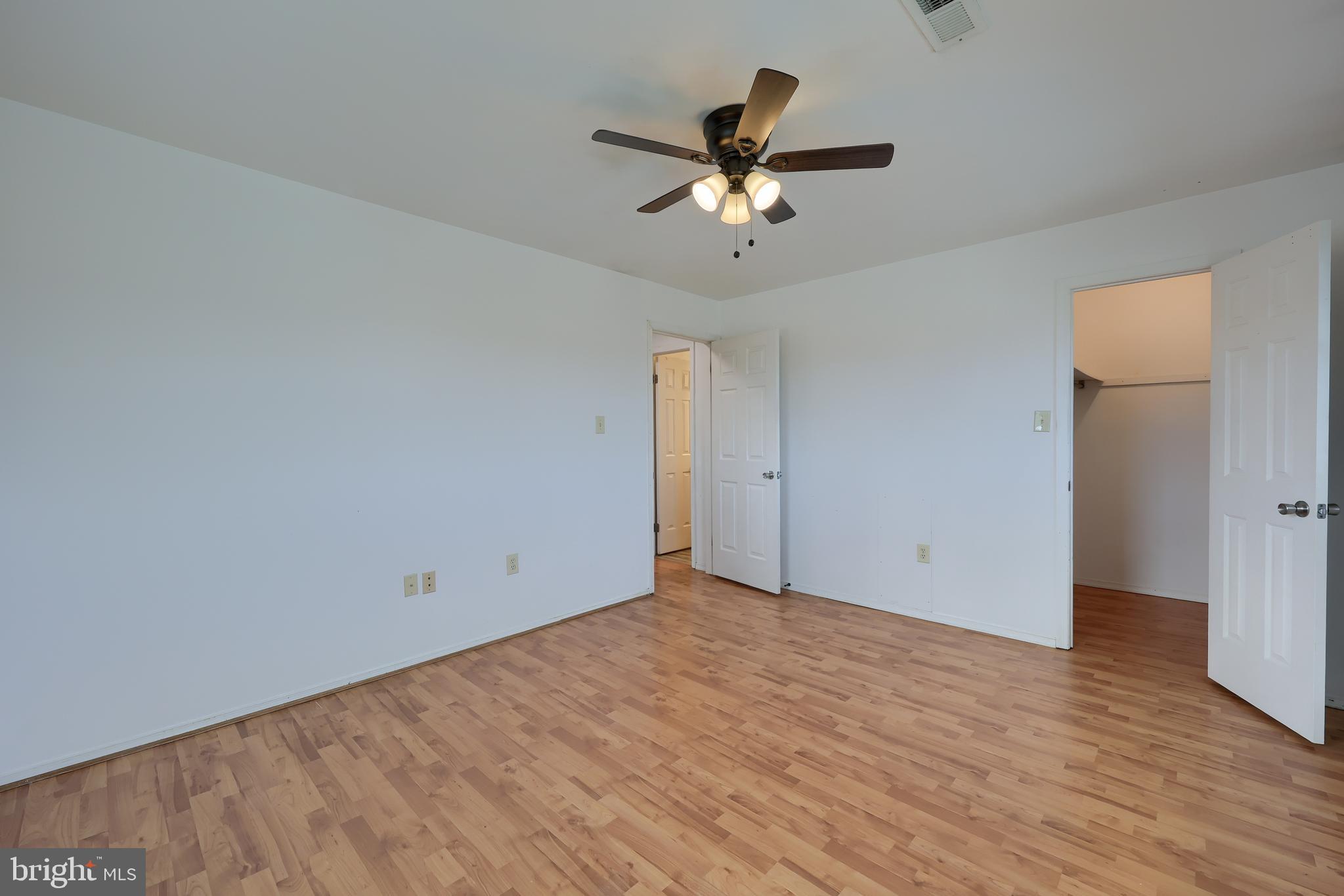 VILLAGE OF VALLEY GREEN - Residential