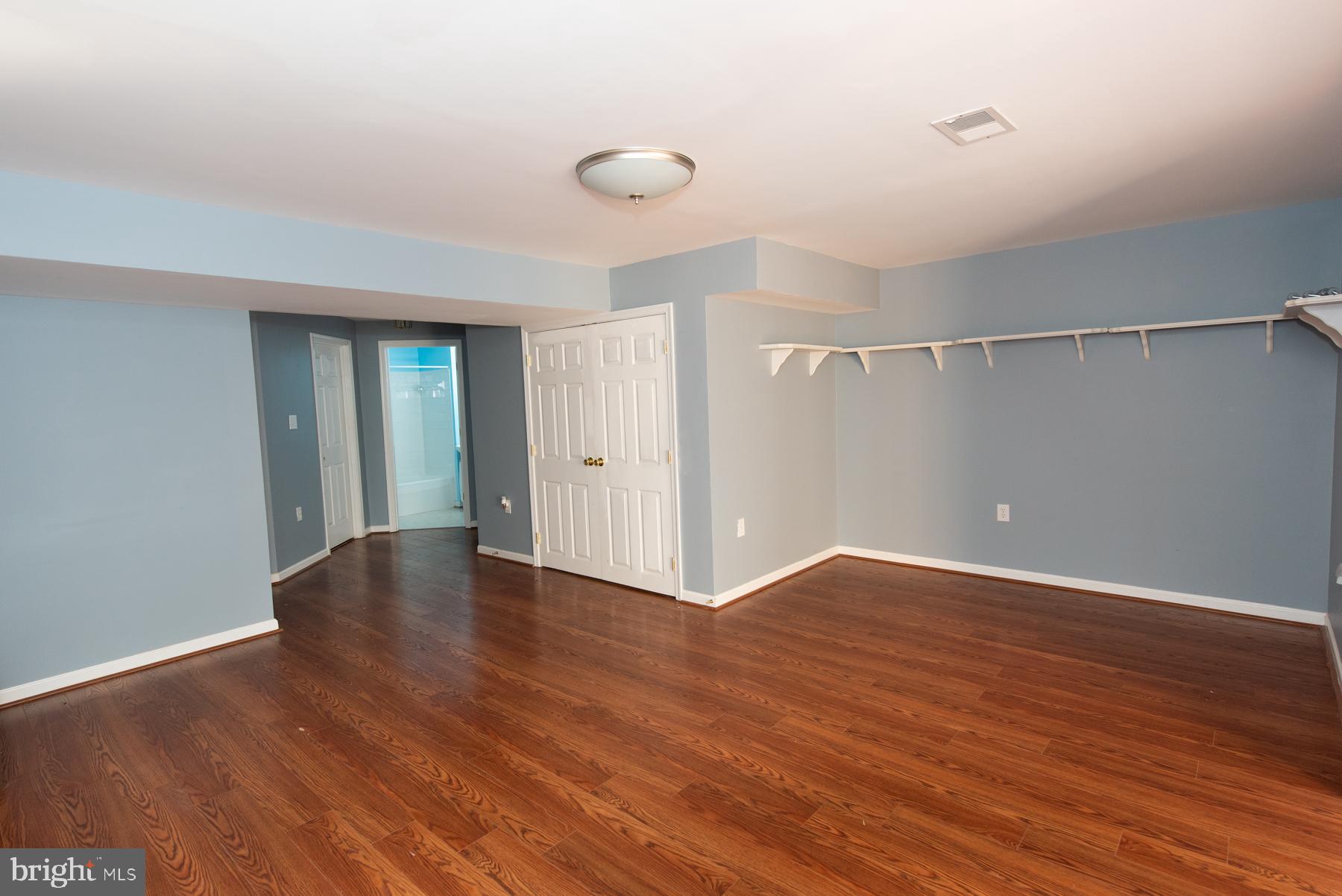 COUNTY GREEN - Residential