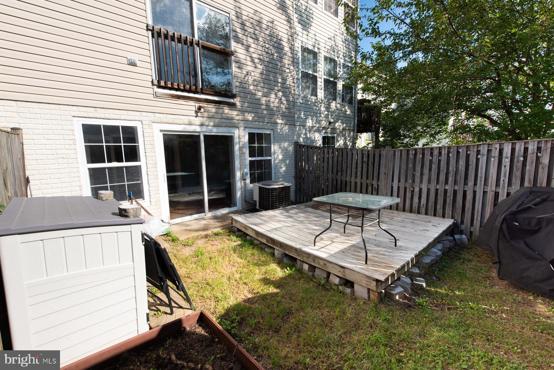 COUNTY GREEN - Residential