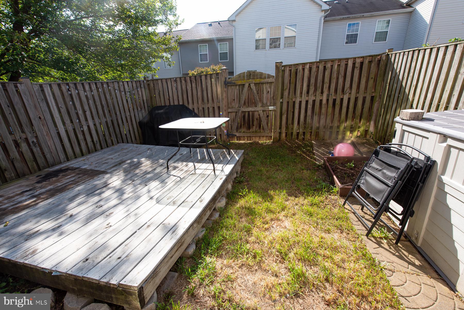 COUNTY GREEN - Residential