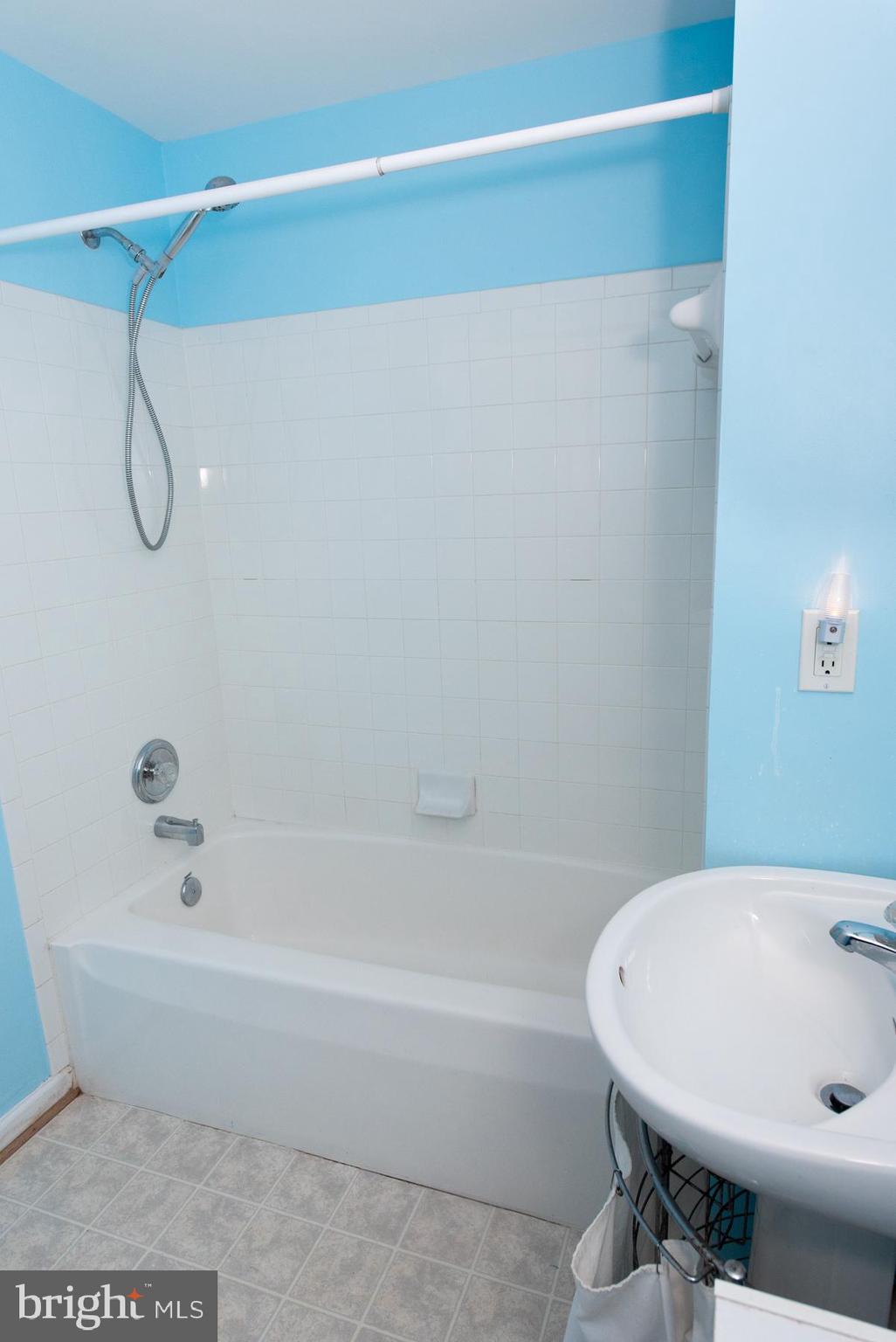 COUNTY GREEN - Residential