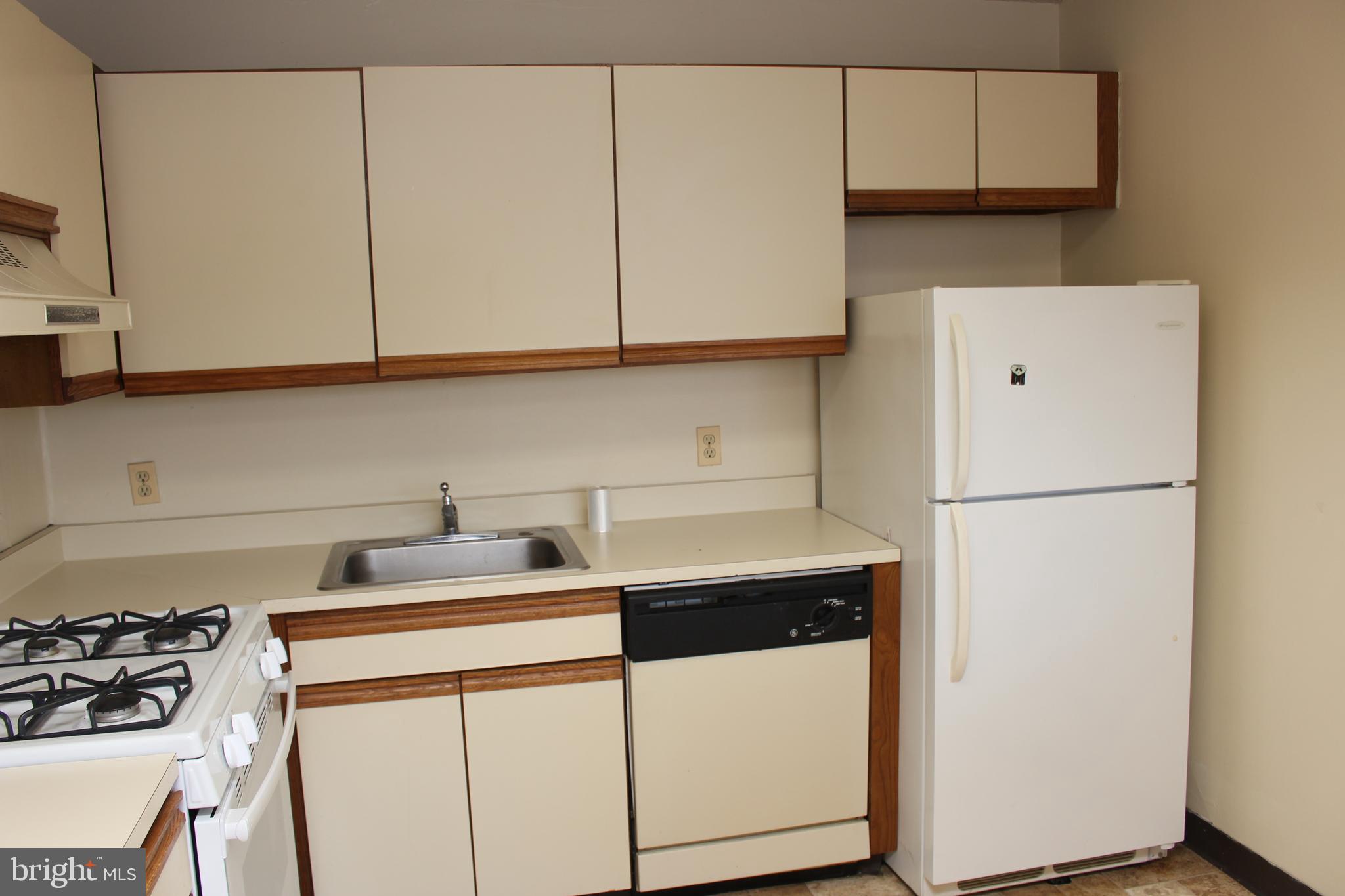 RADNOR HOUSE - Residential Lease