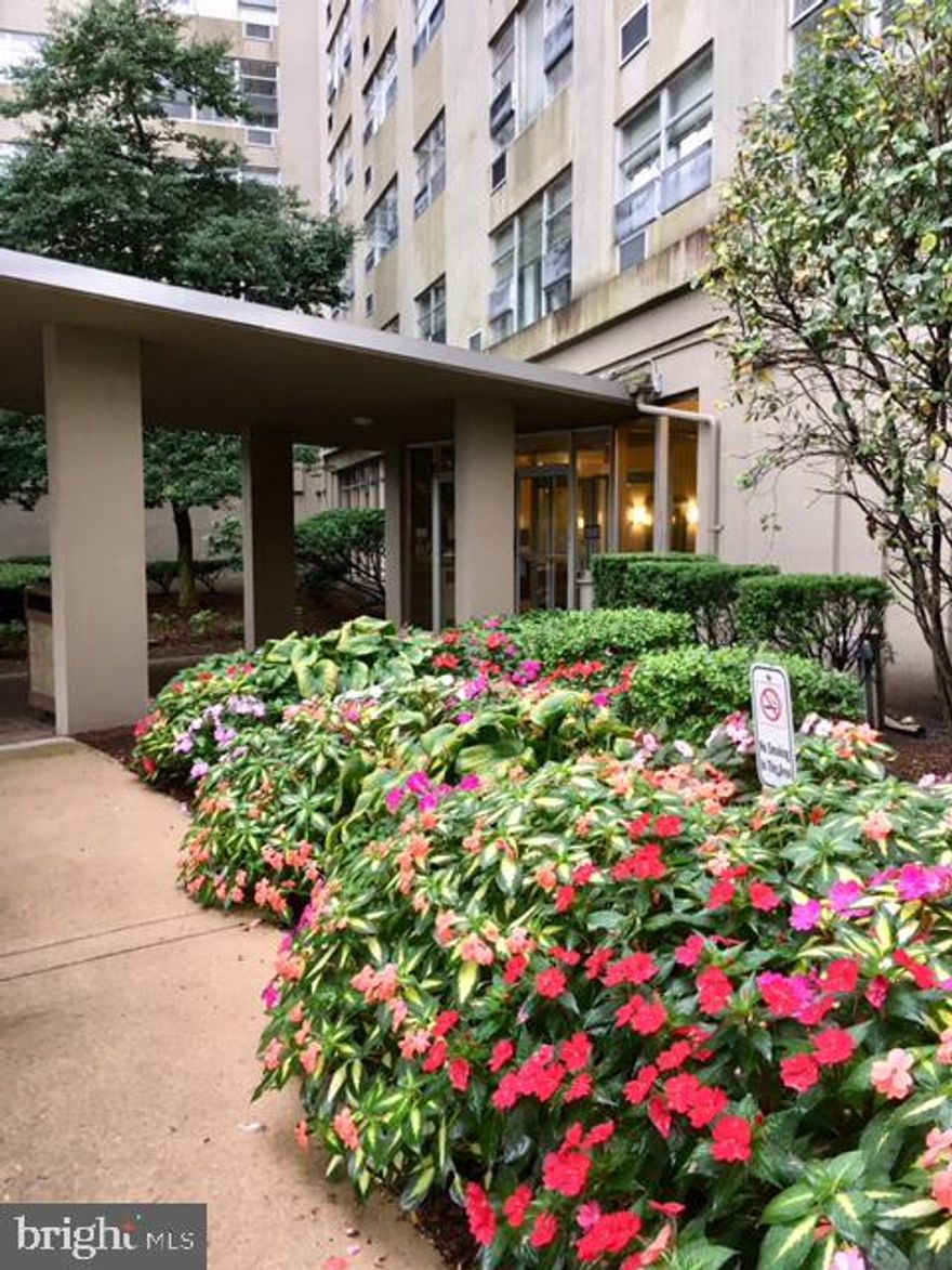 Beautiful 1Br Unit at well-located building in Rosemont, adjacent to Town of Bryn Mawr at the Radnor House Condo. Upgraded eat-in kitchen, with dining area.  Hardwood Floors, Living room,  light and bright bedroom with wall/wall carpet, hall bath, linen closet.  Open, off-street parking lot reserved for residents and guests.  A garage avail. for extra fee, coin-op laundry in lower level.  On- site management and general maintenance, pool, storage bin.   Basic utilities included in the monthly rent (heat, electric, water, sewer, trash).   Near shopping, restaurants, movie theater, stores, public transportation, major roadways.  Close to Villanova, Blue Route/76, Kind of Prussia and easy access to Center City and the airport.   Tough to beat all this location has to offer.  Pets allowed on this floor.