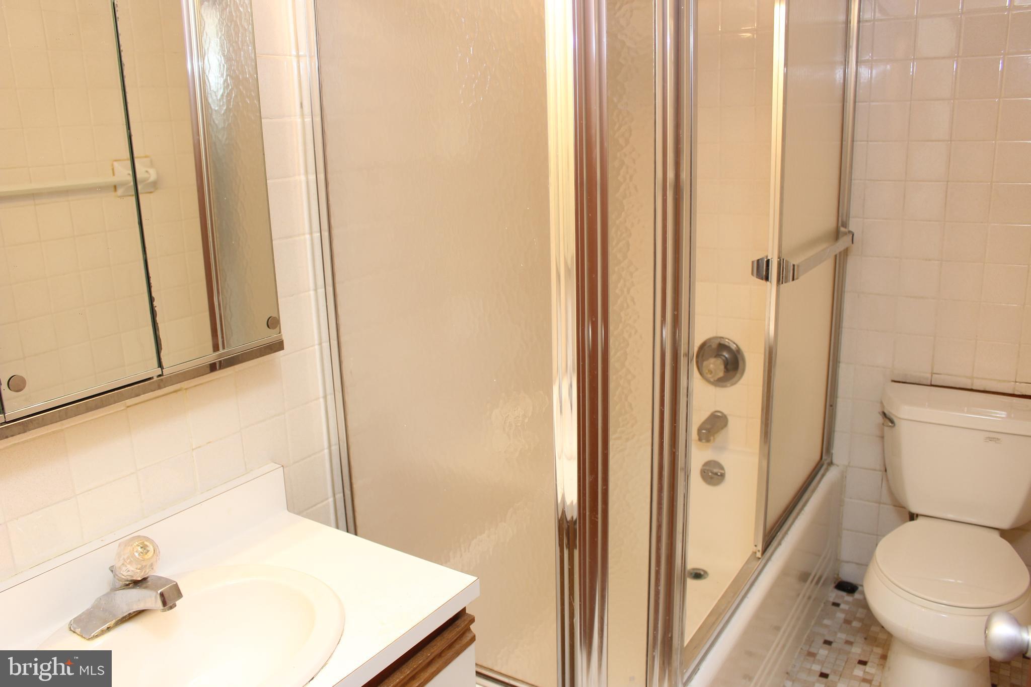 RADNOR HOUSE - Residential Lease