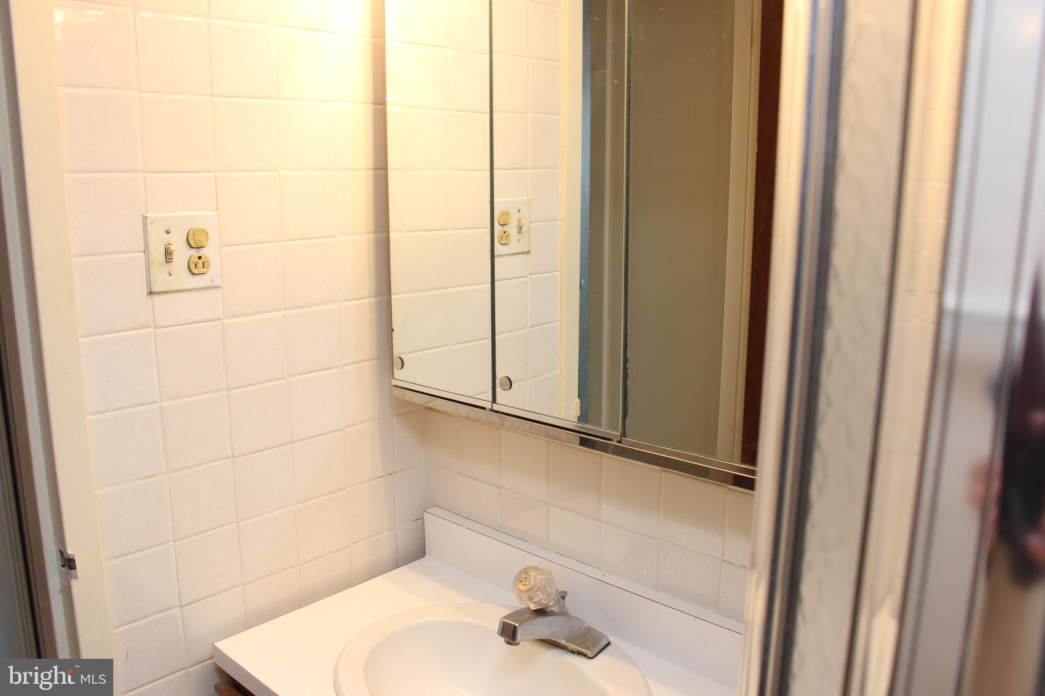 RADNOR HOUSE - Residential Lease