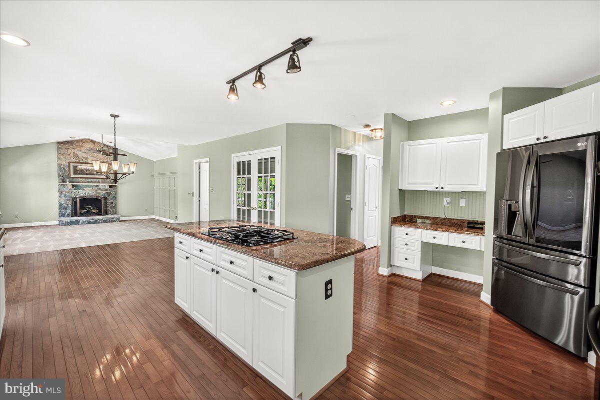 SPRING RIDGE - Residential