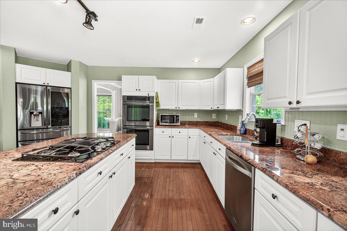 SPRING RIDGE - Residential