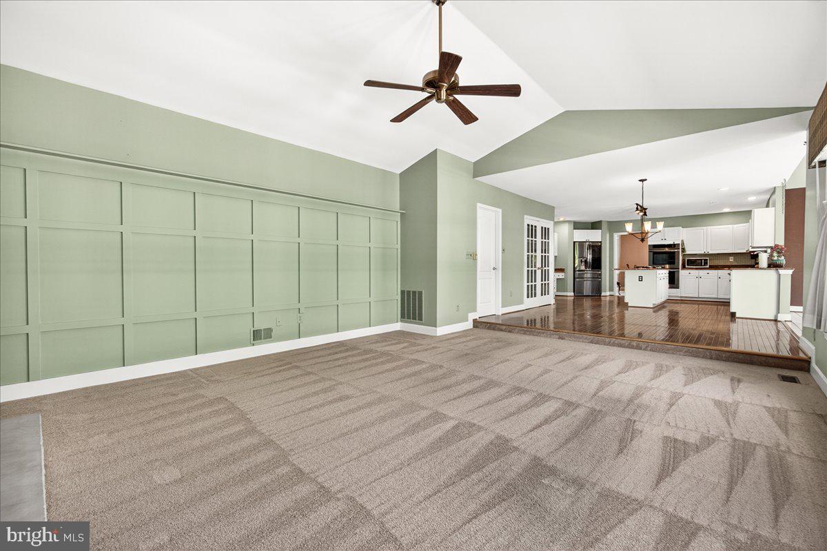 SPRING RIDGE - Residential
