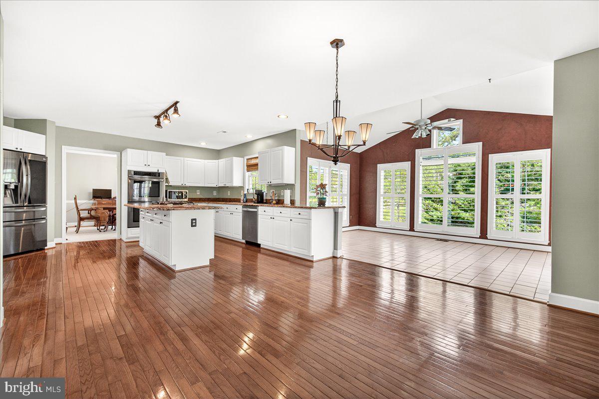 SPRING RIDGE - Residential