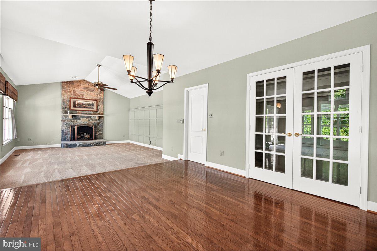 SPRING RIDGE - Residential