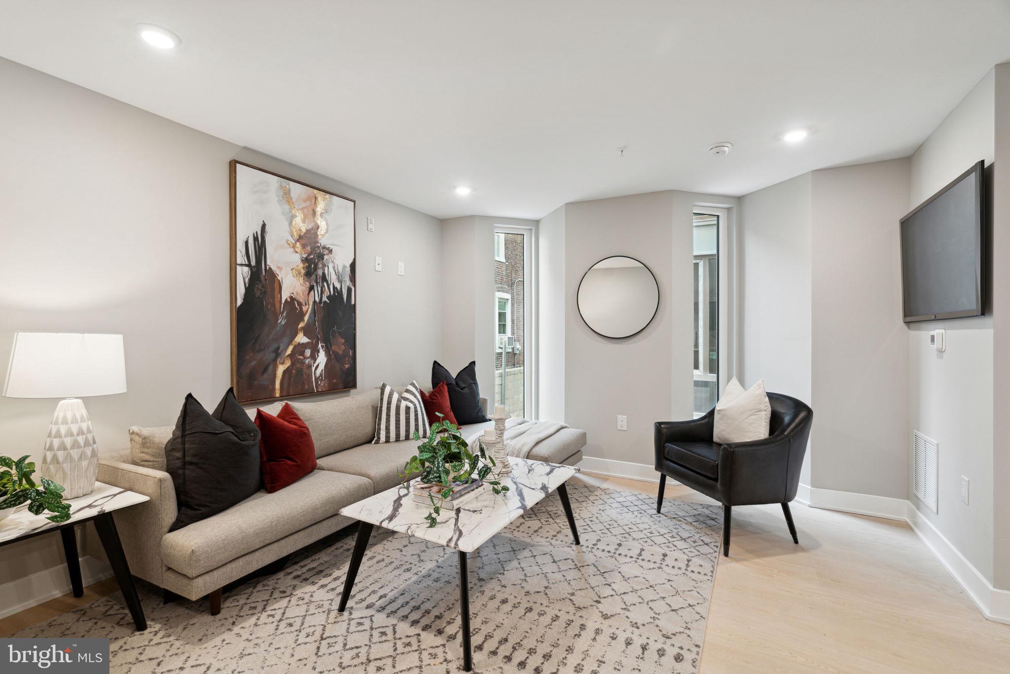 ROXBOROUGH - Residential Lease