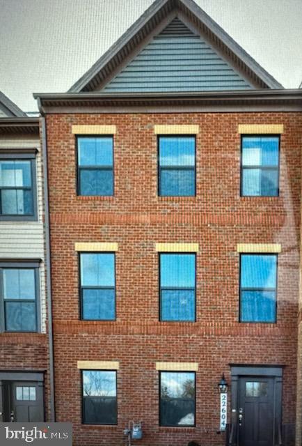 SOLD "AS IS" SHORT SALE, APPRAISED AT $535,000.00.
* Buyer withdrew contract *
*Pre-foreclosure paperwork is almost completed*
THIS COMMUNITY 100% SOLAR, MOST INNOVATIVE & TECHNOLOGY. HOME INCLUDE HI-TECH FEATURES: IT CARRIES FRESH AIR FILTRATION, MOTION SENCOR & Z-WAVE LIGHTS, 5 INCH HARD WOOD FLOORS, BRAZILIAN GRANITE, CHEF-QUALITY AOPLIANCES, COFFERED CEILING
AND MORE.