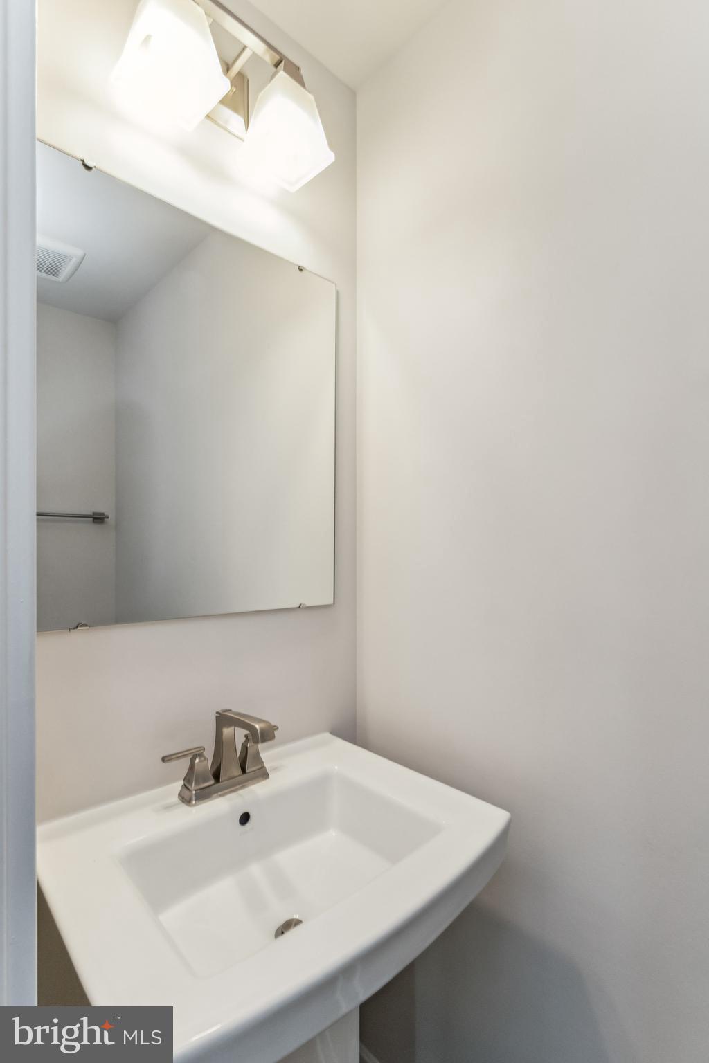 ARCOLA TOWN CENTER - Residential Lease