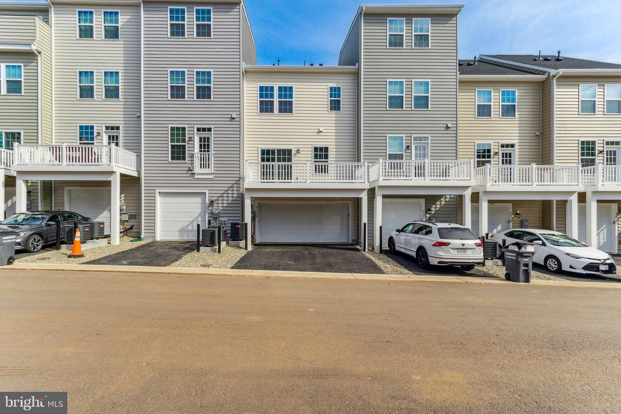 ARCOLA TOWN CENTER - Residential Lease