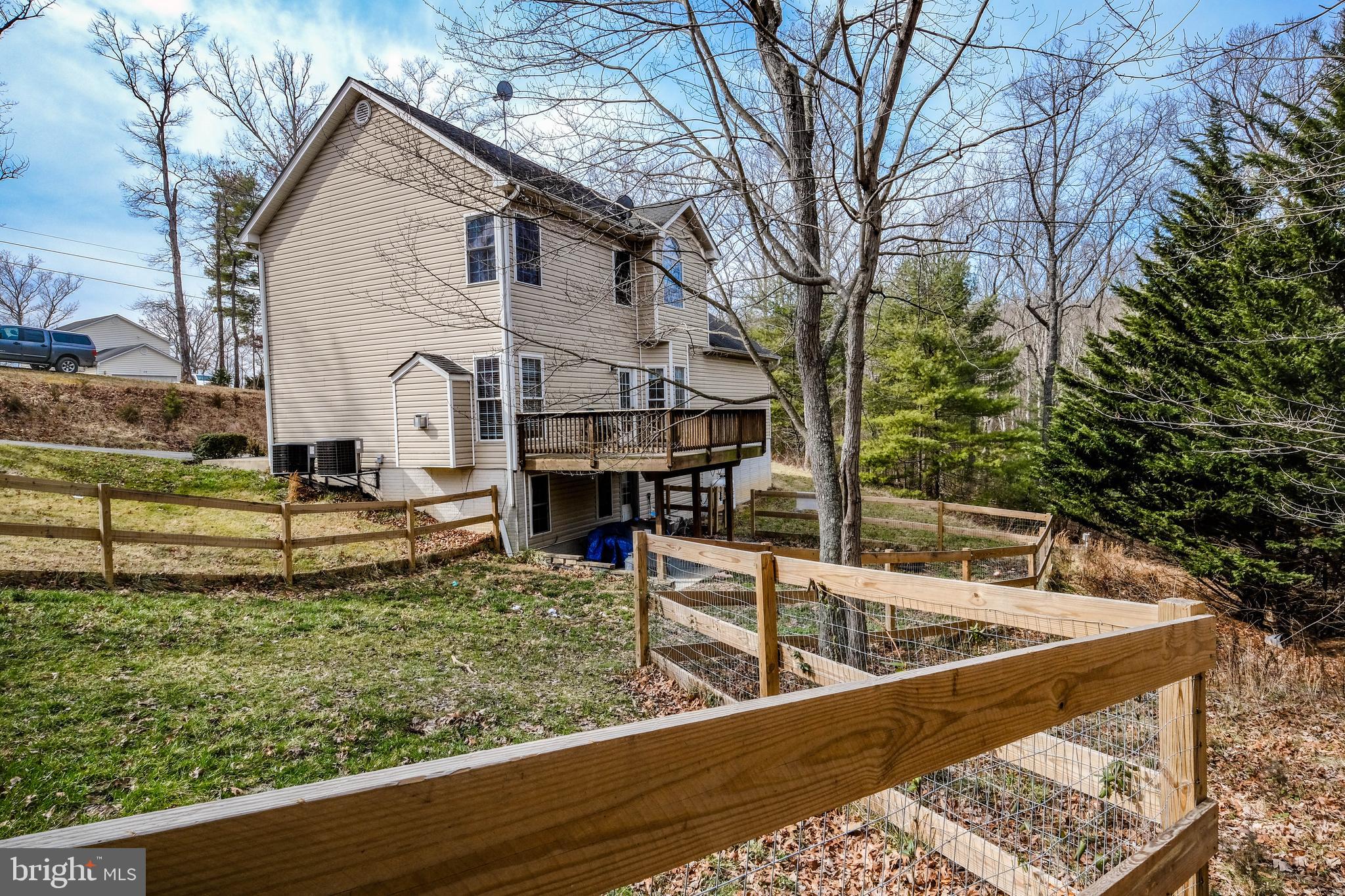 THUNDERBIRD RANCH - Residential