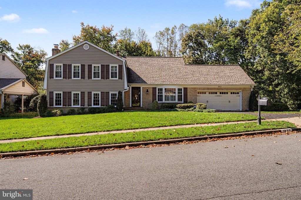 Photo of 1832 Baldwin Drive, MCLEAN, VA 22101 (MLS # VAFX2345384)