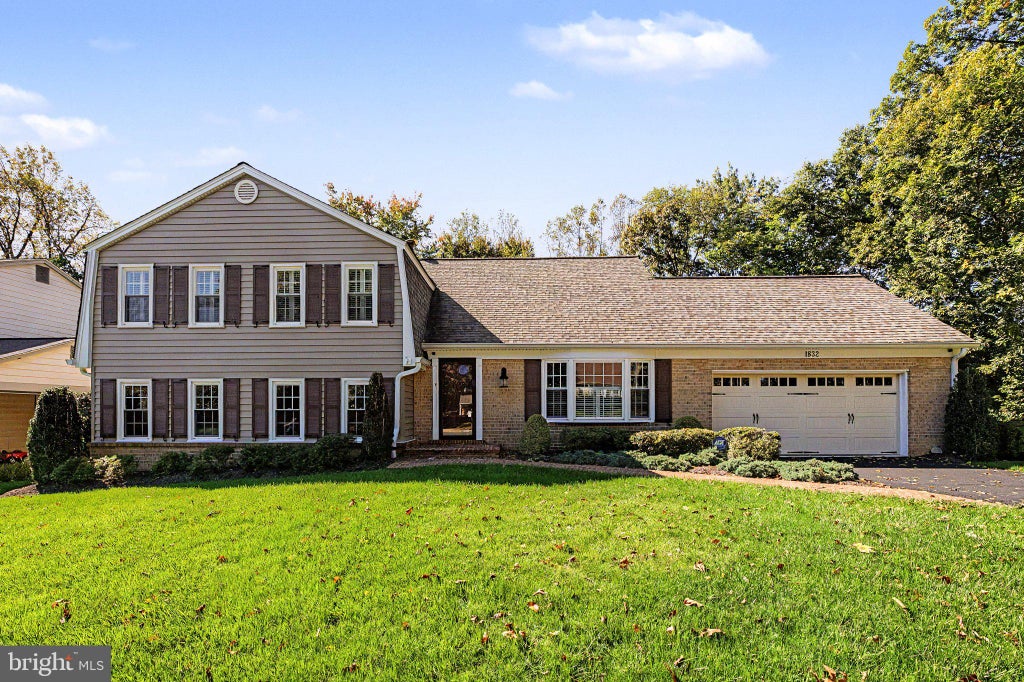 Photo of 1832 Baldwin Drive, MCLEAN, VA 22101 (MLS # VAFX2345384)