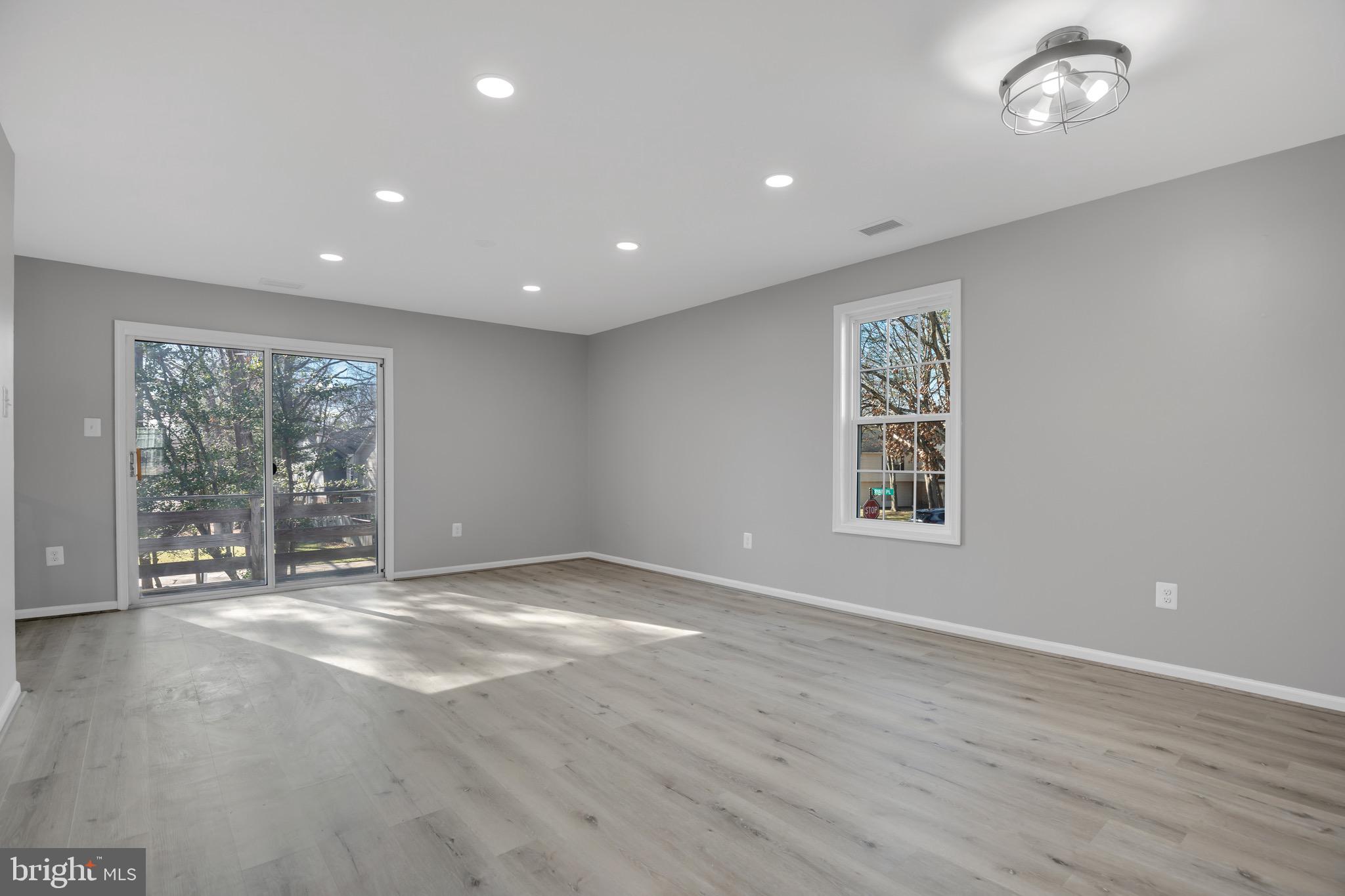 ST CHARLES BANNISTER - Residential