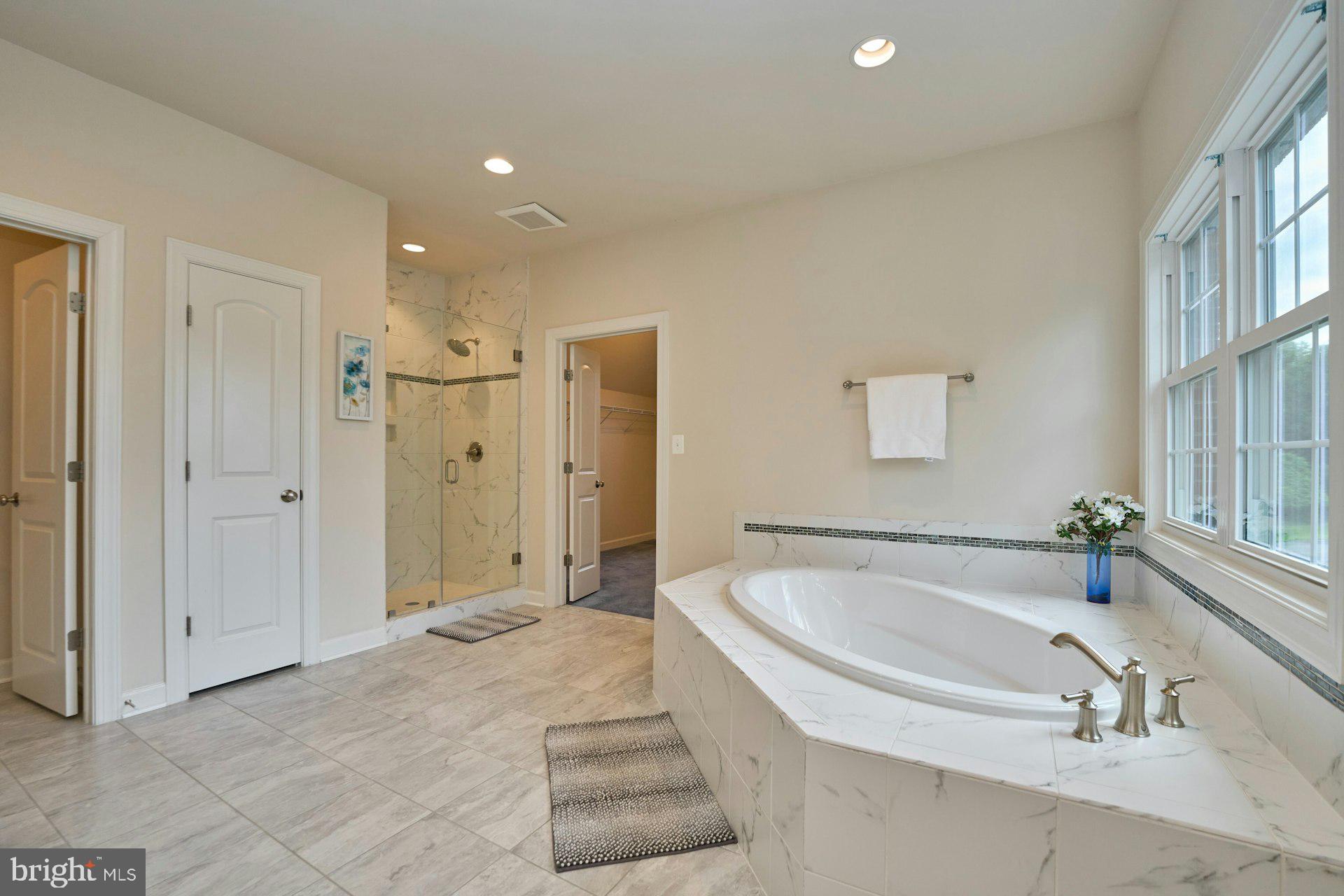 LOCKMEADE - Residential