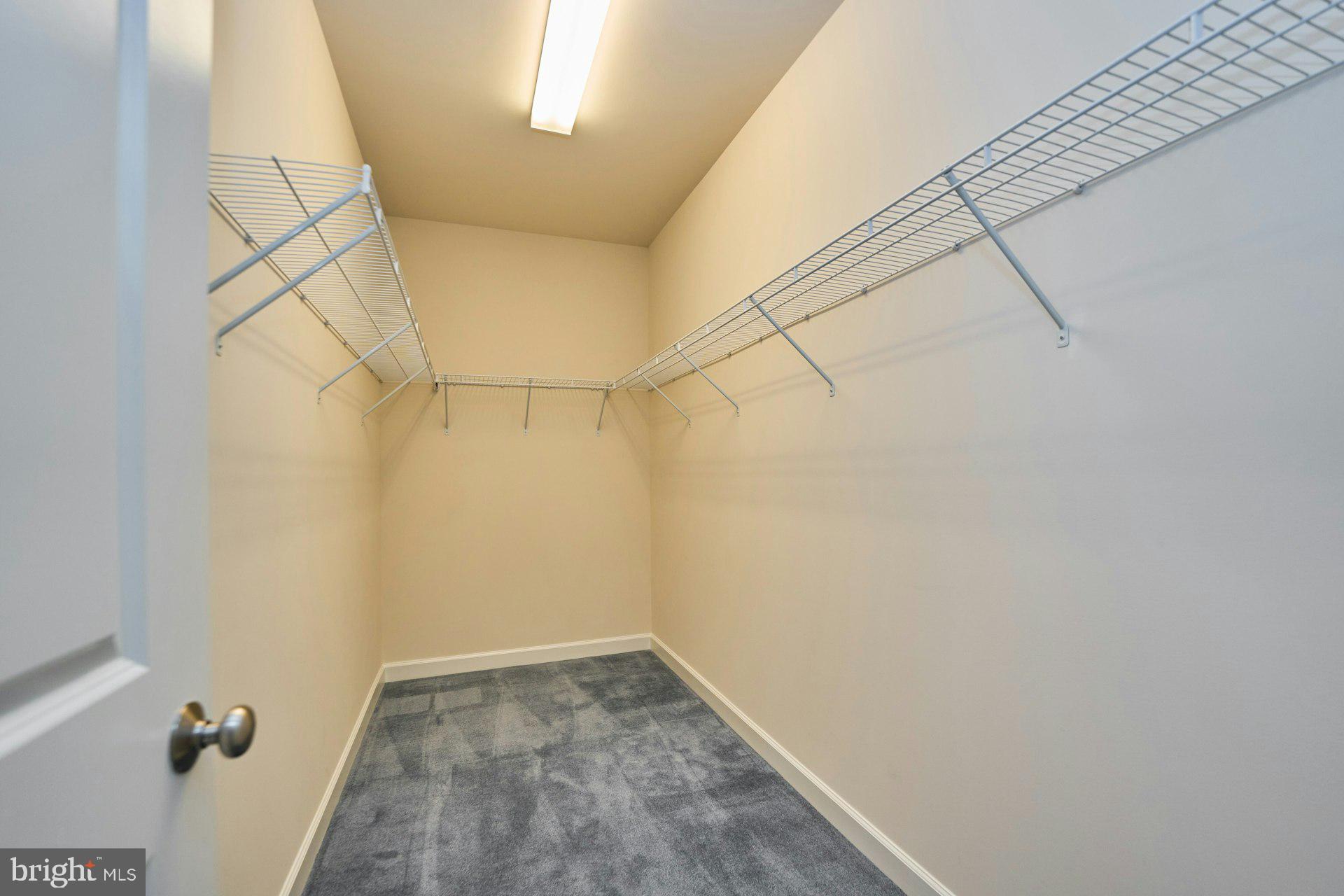 LOCKMEADE - Residential