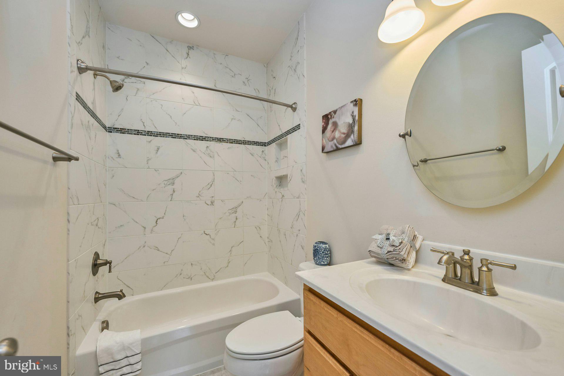 LOCKMEADE - Residential